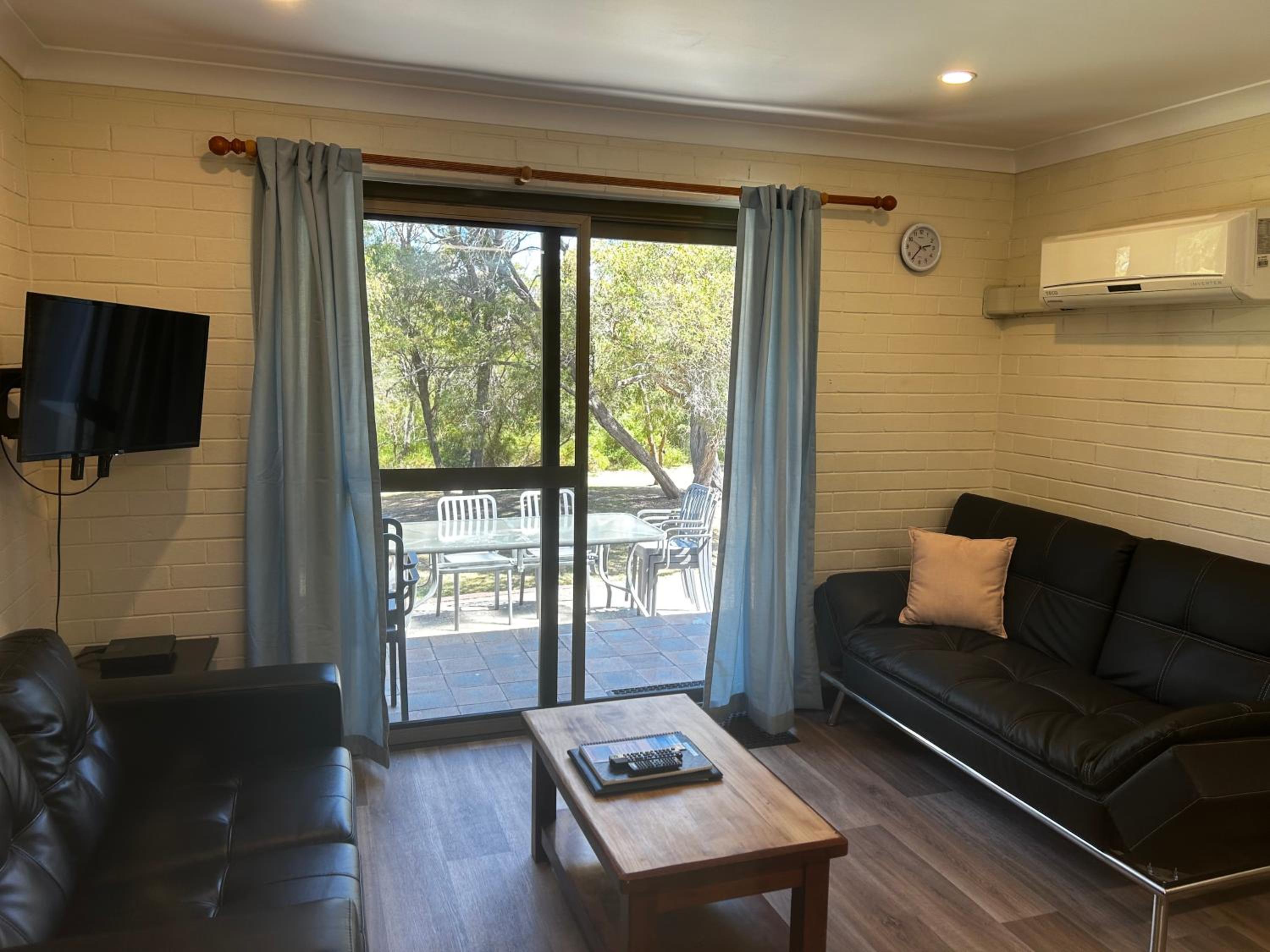 Three-Bedroom Chalet - Photo 11