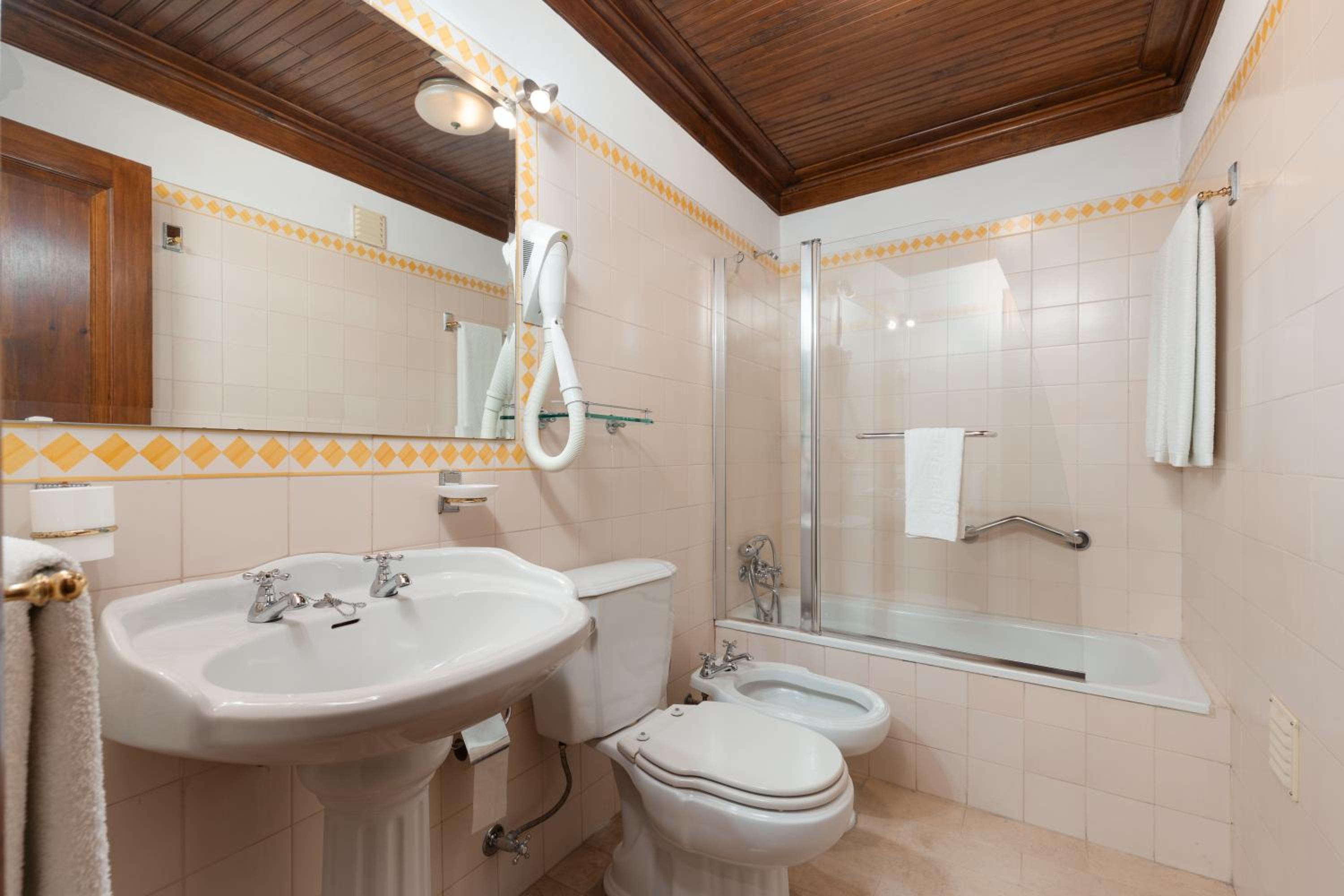 Double Room - Photo 12