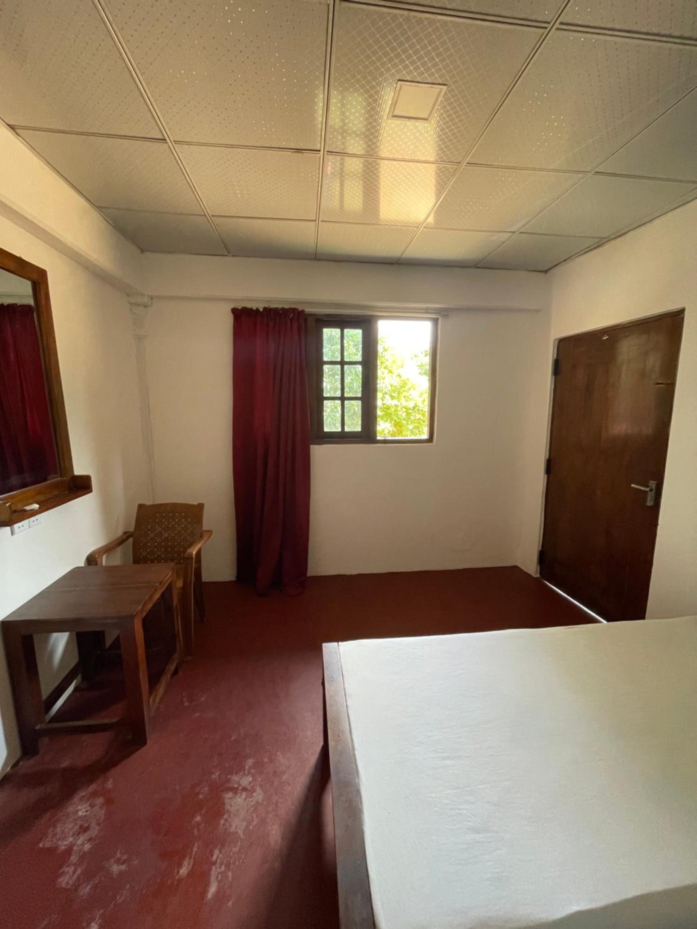 Twin Room With Private Bathroom photo 3