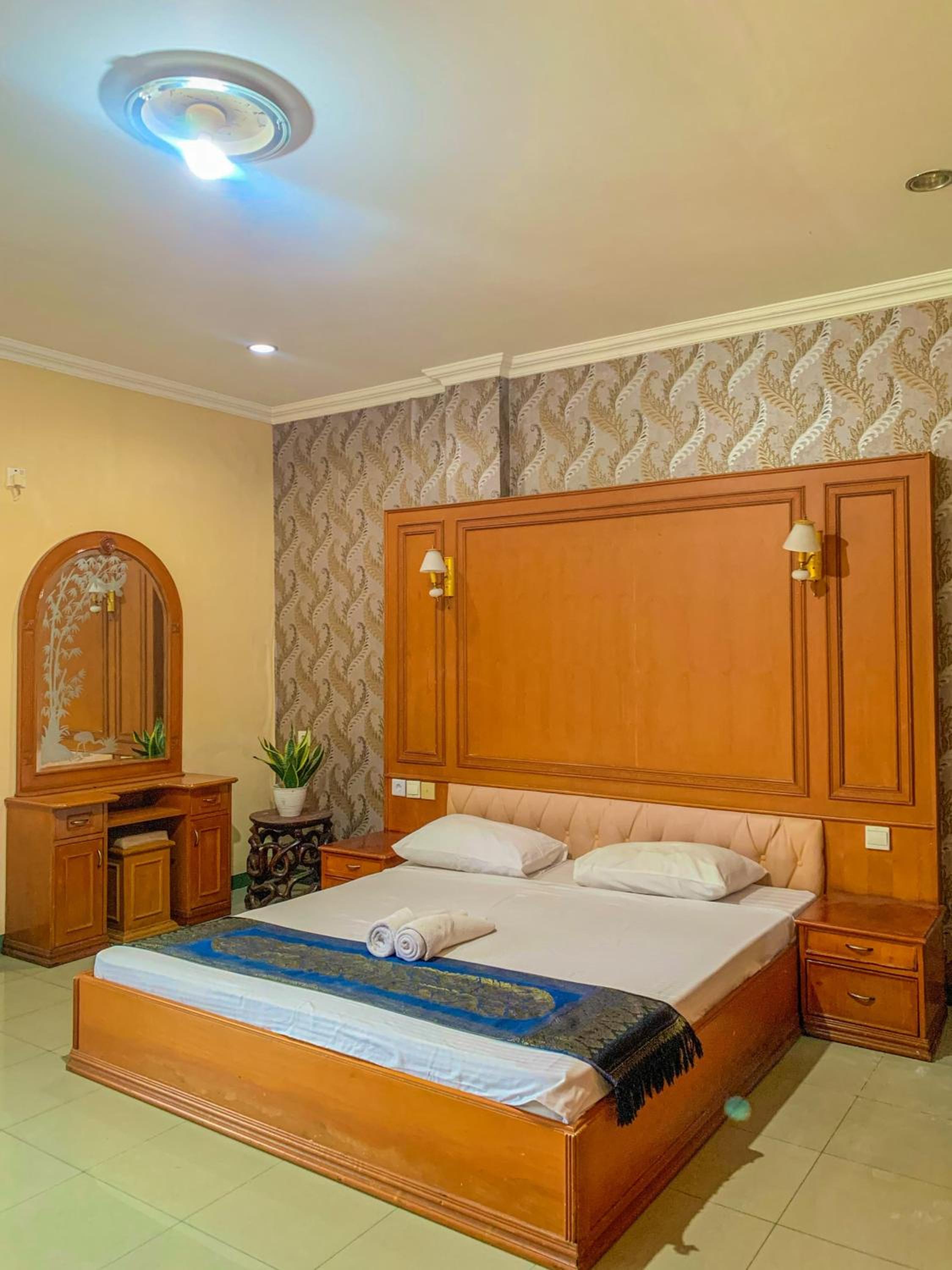 Double or Twin Room with Shared Bathroom