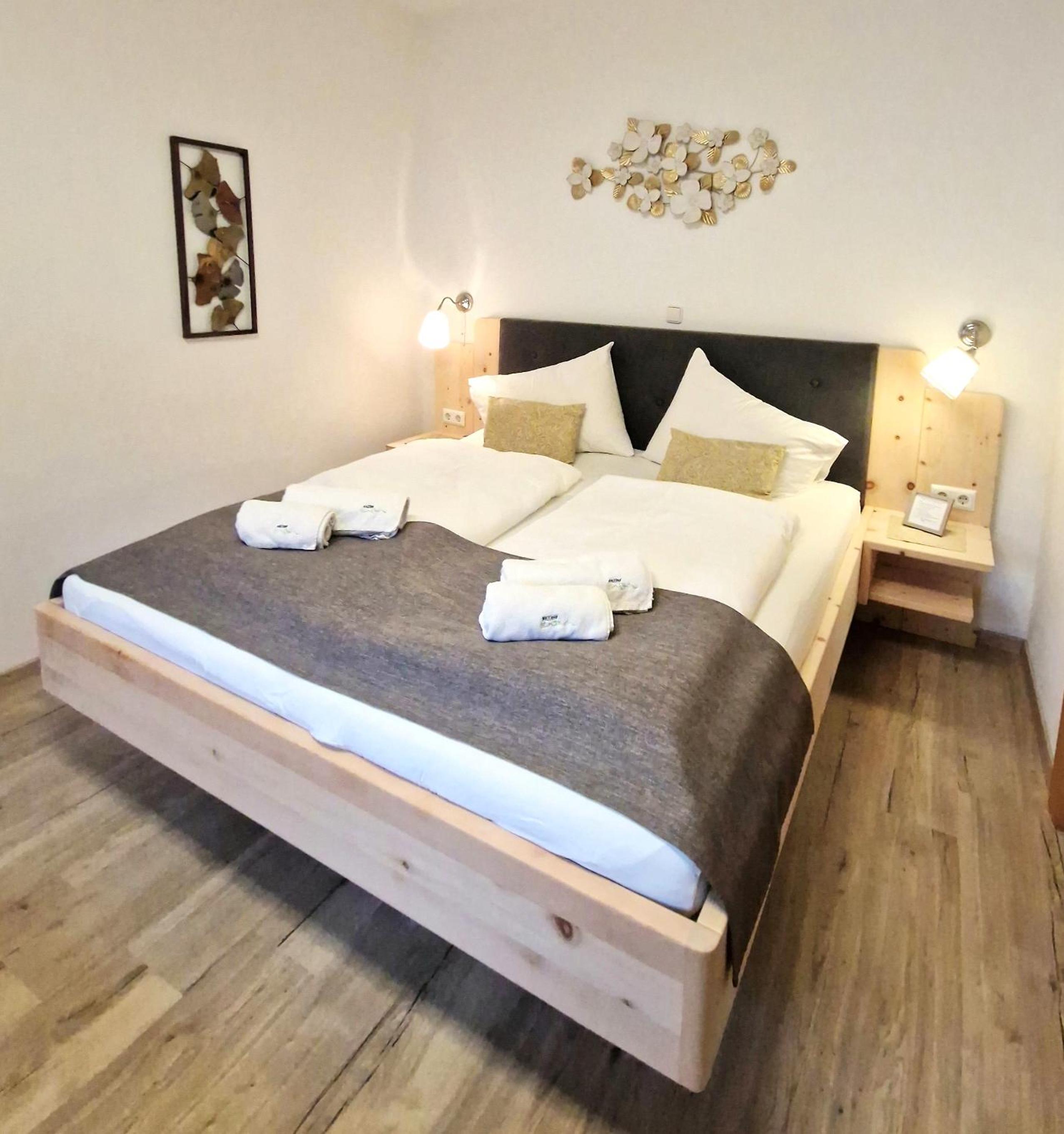 Standard King Room photo 1
