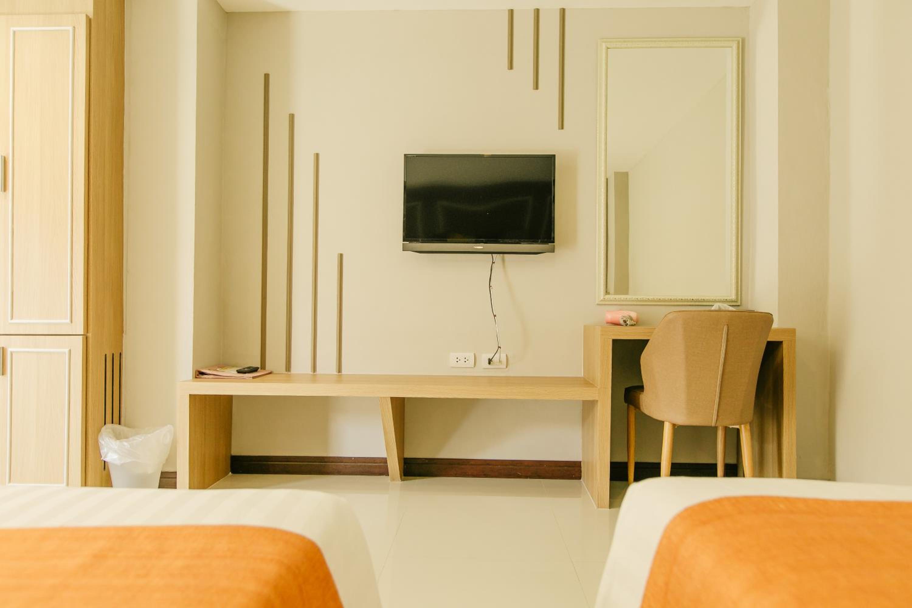 Deluxe Twin Room - Photo 8