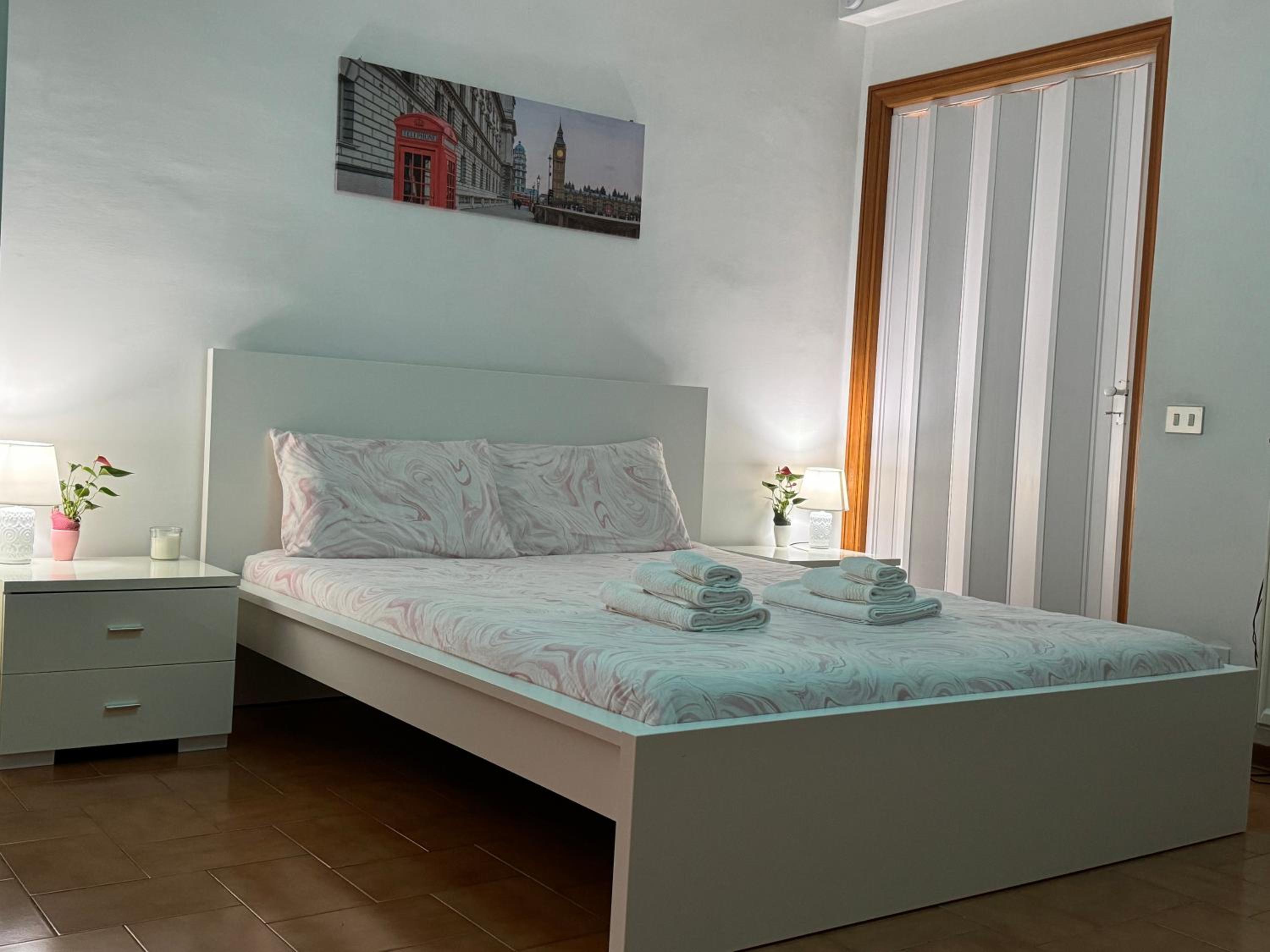 Large Double or Twin Room