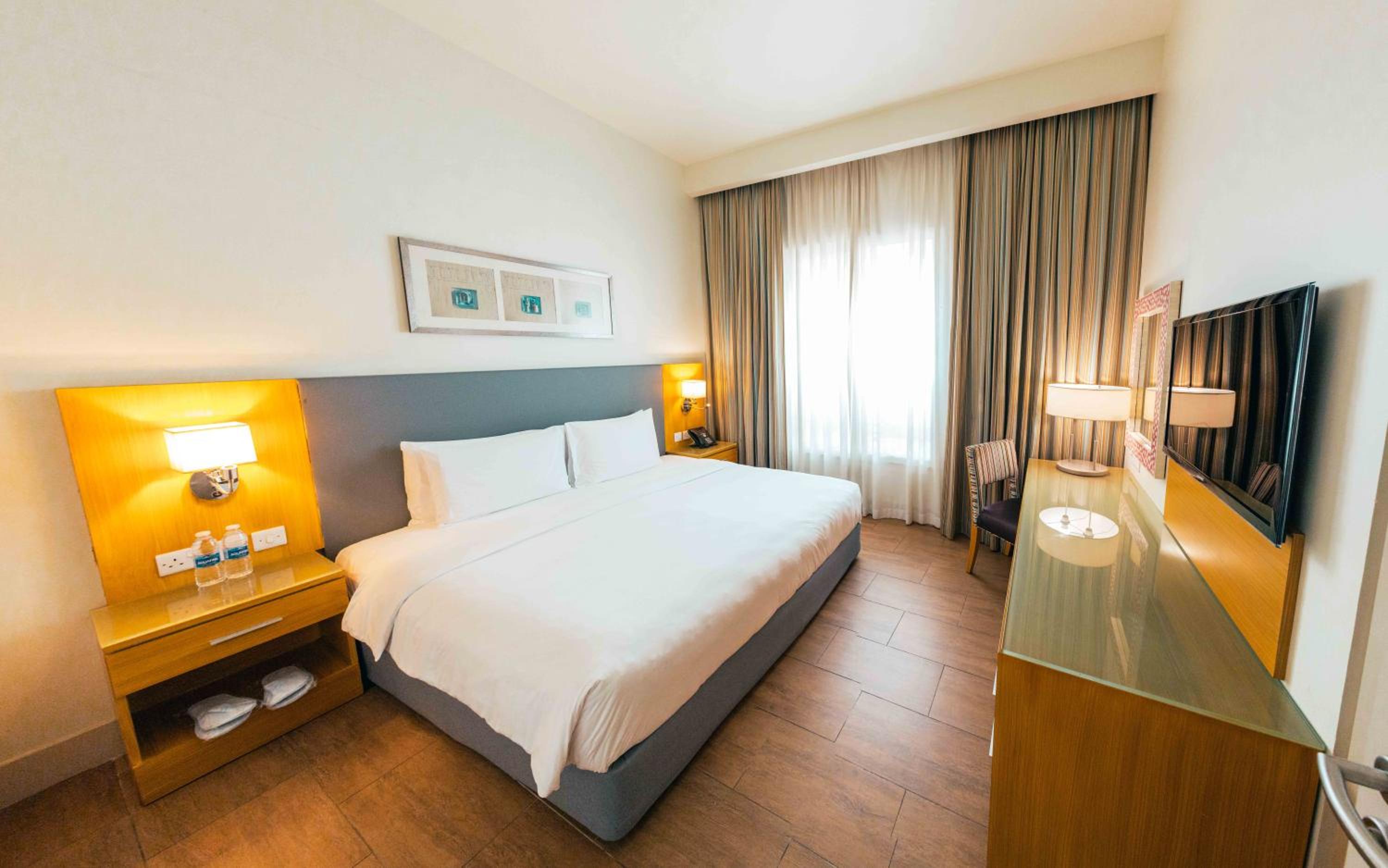  Executive Suite with Balcony and Garden View - Photo 1