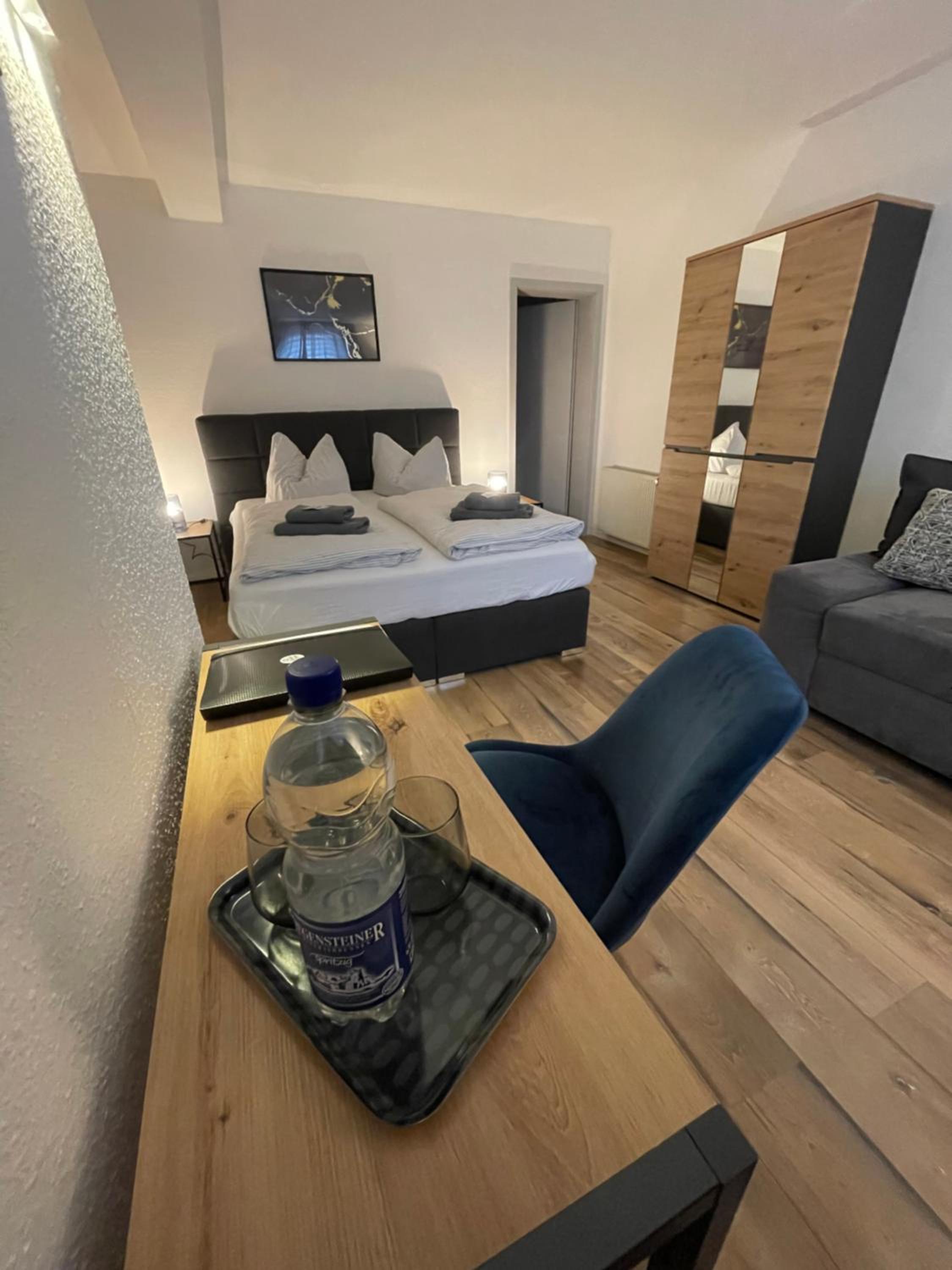 Double Room with Private Bathroom - Photo 2