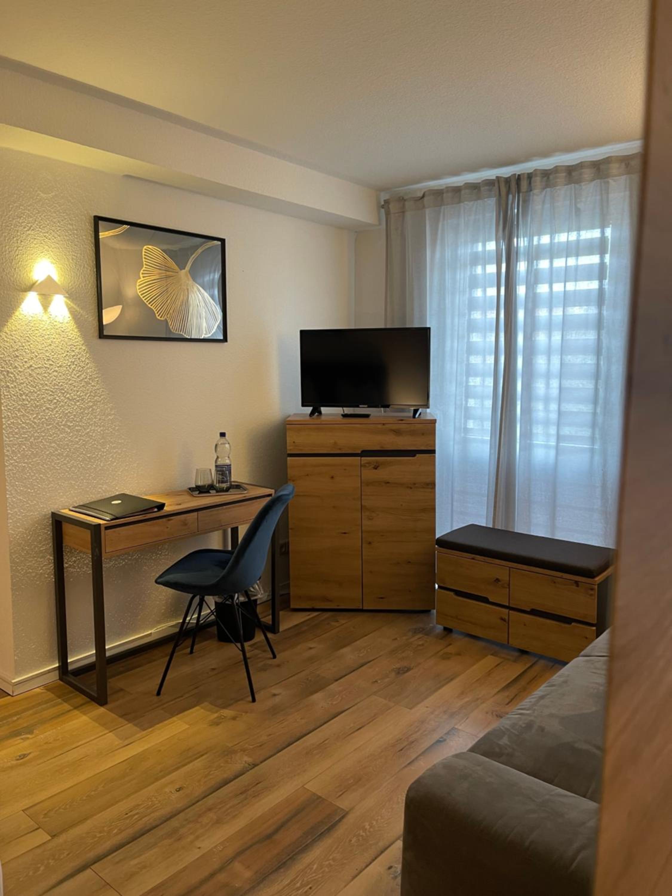 Double Room with Private Bathroom - Photo 3