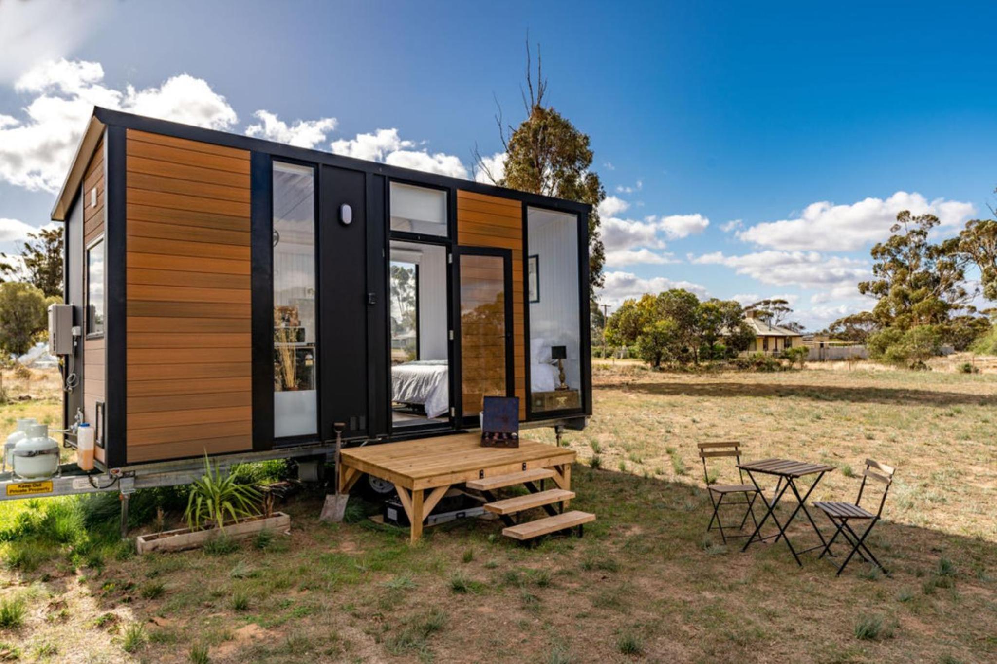 Mobile Home photo 3
