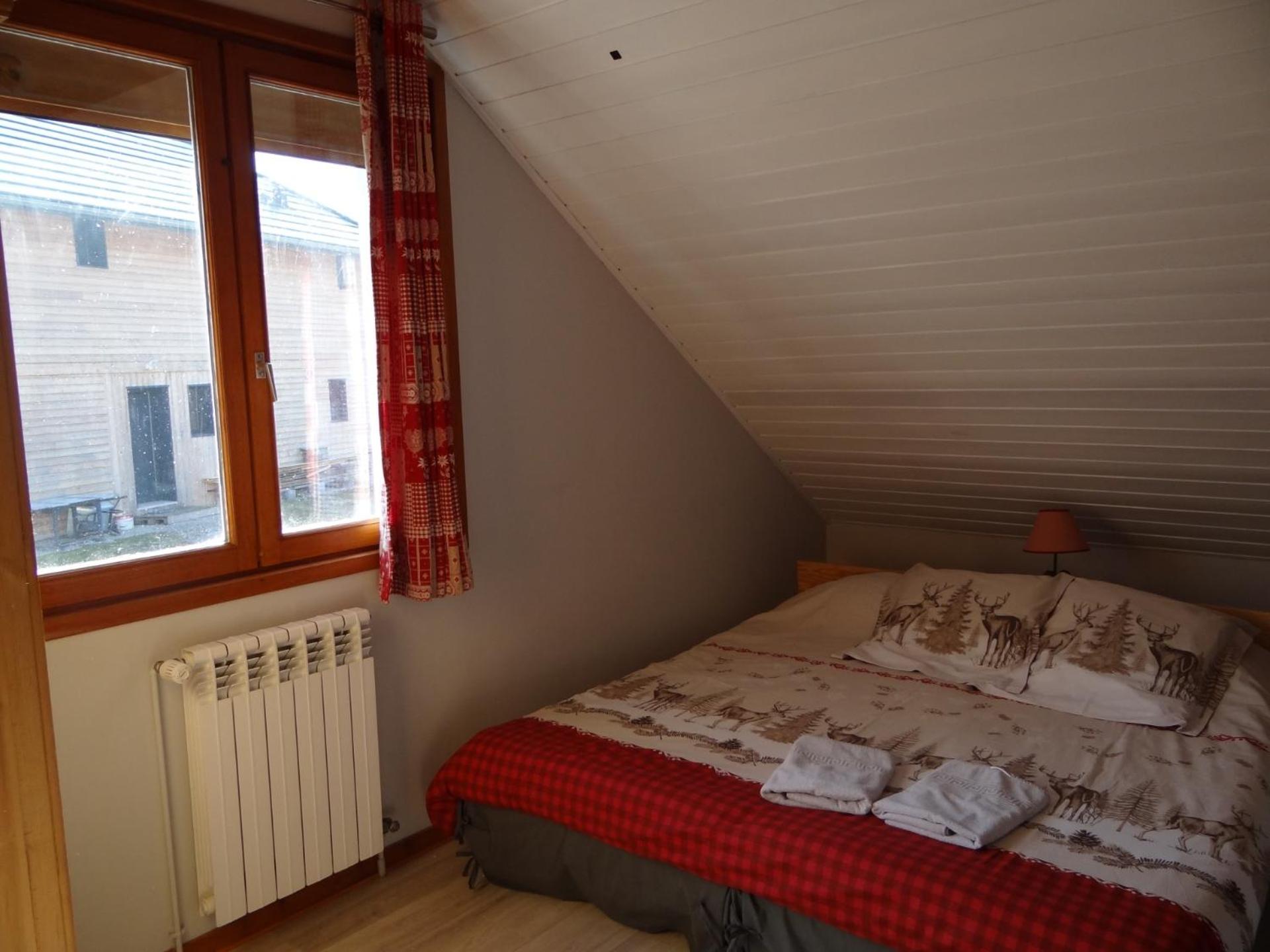 Double or Twin Room with Mountain View