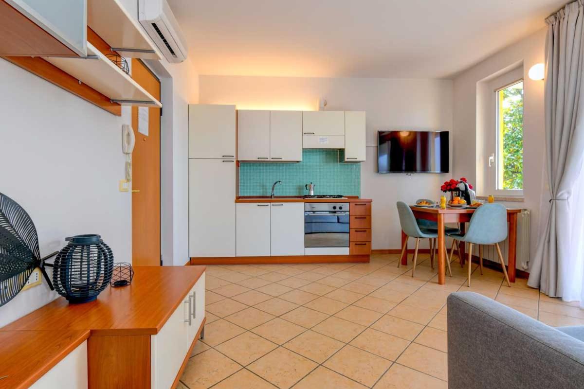 One-Bedroom Standard Apartment - Photo 15