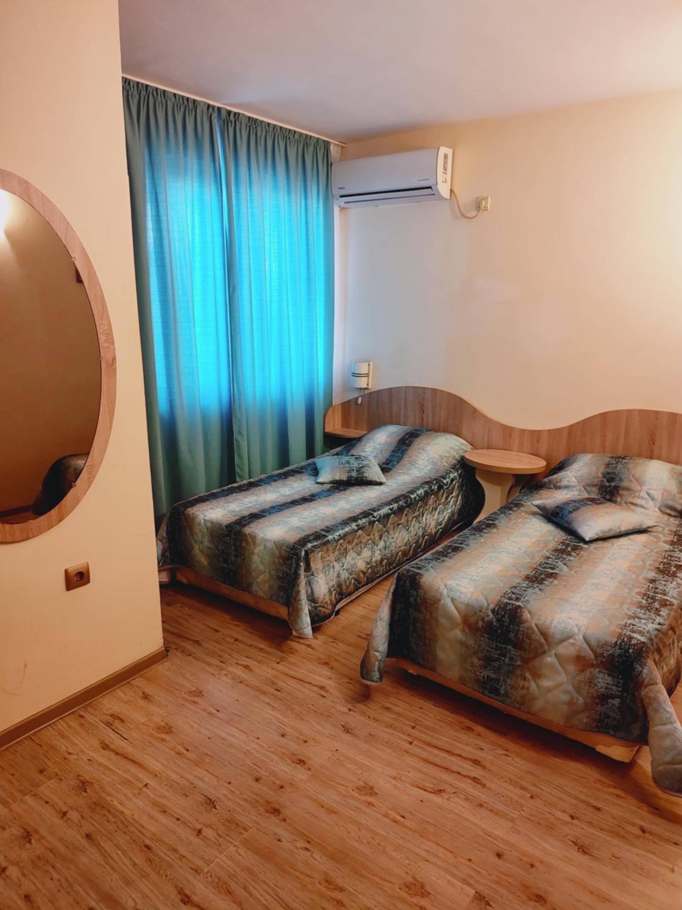 Budget Twin Room - Photo 5