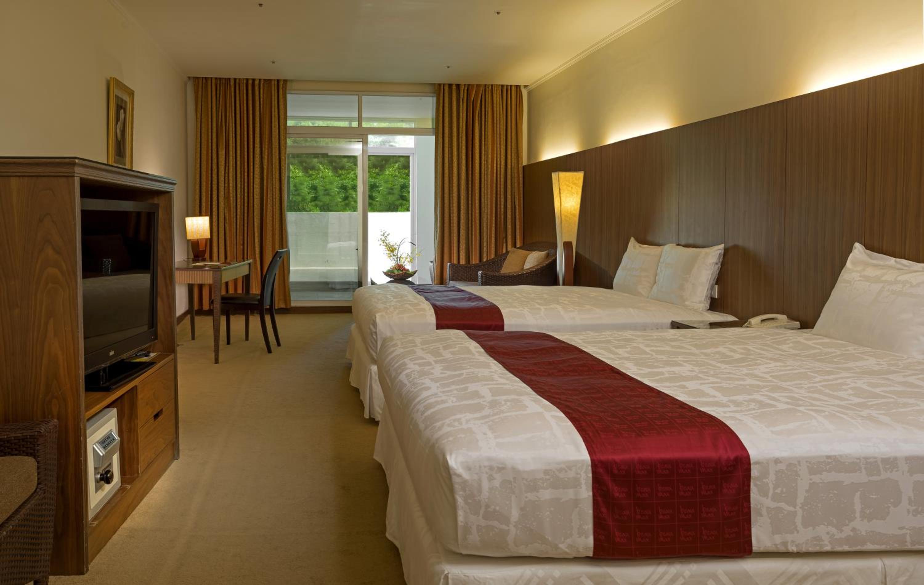 Prestige Quadruple Room photo 3