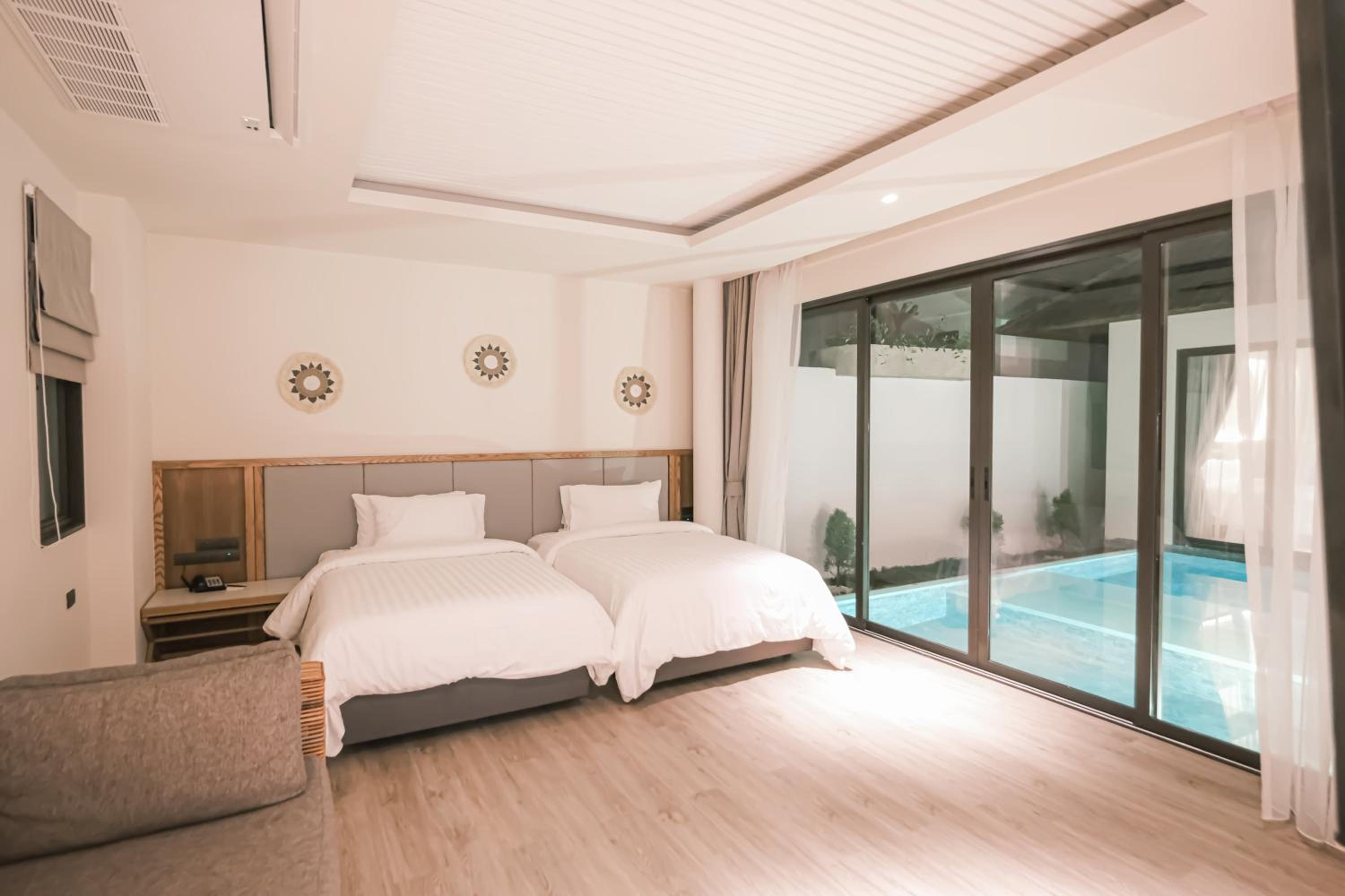 Family Pool Villa with One-way Airport Transfer photo 3