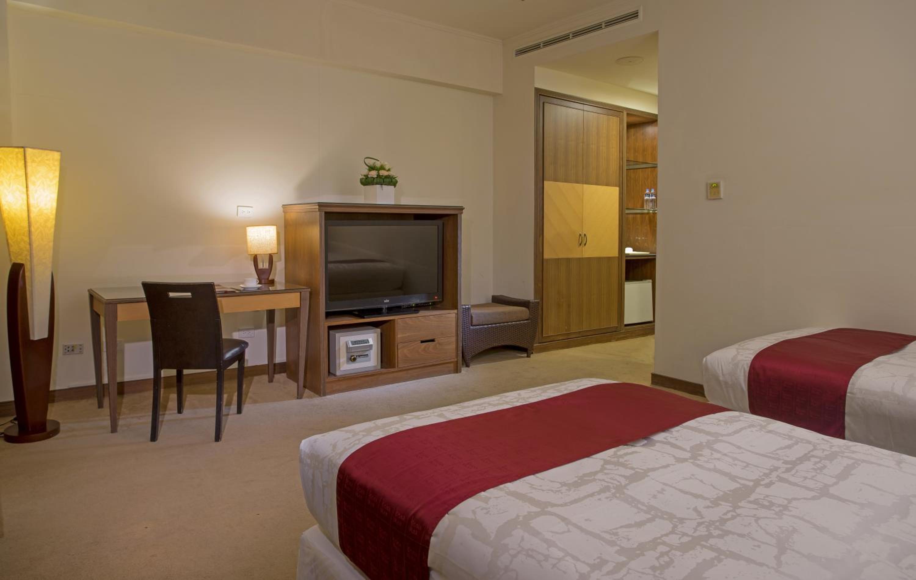 Deluxe Twin Room photo 2