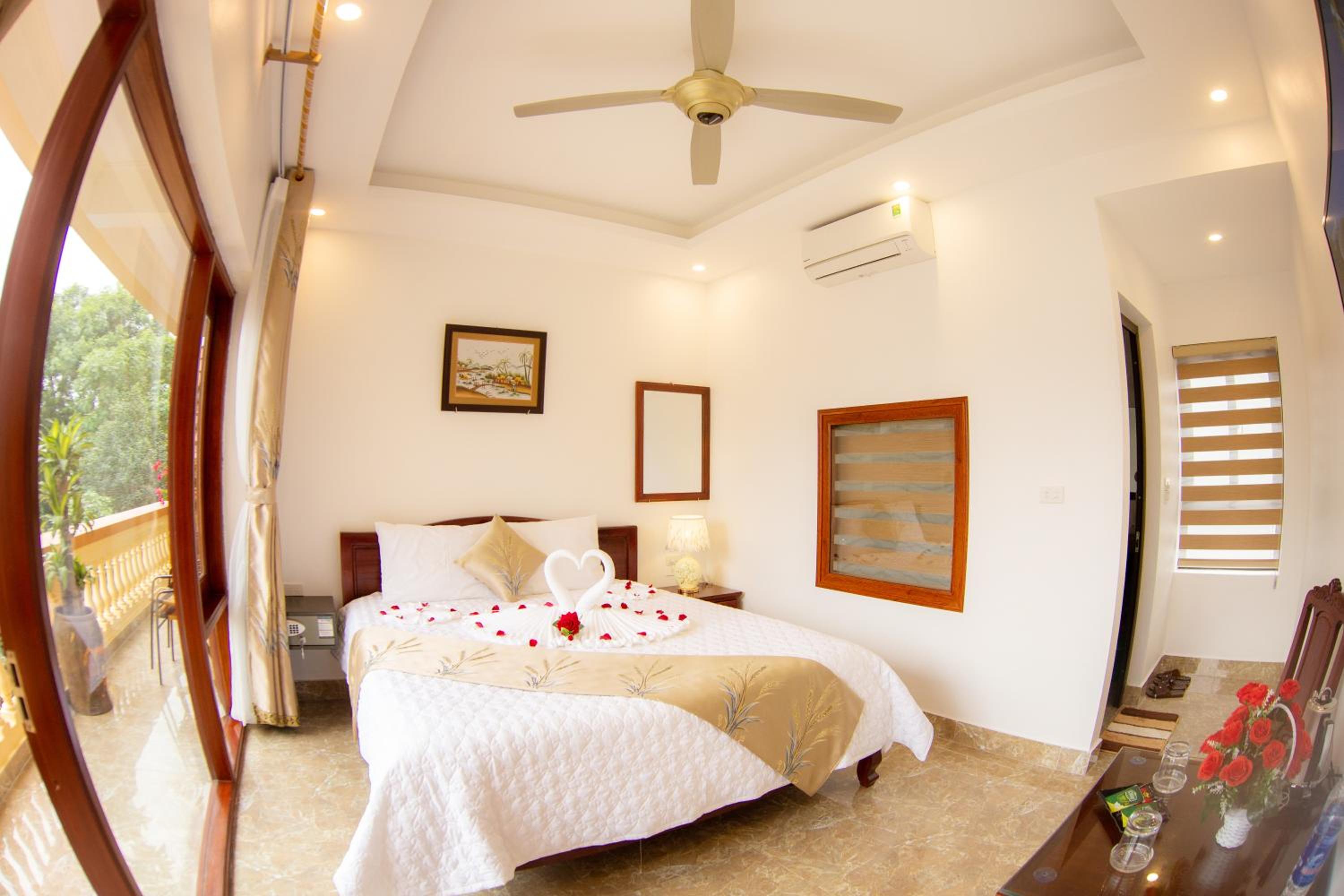 Double Room with Pool View photo 1
