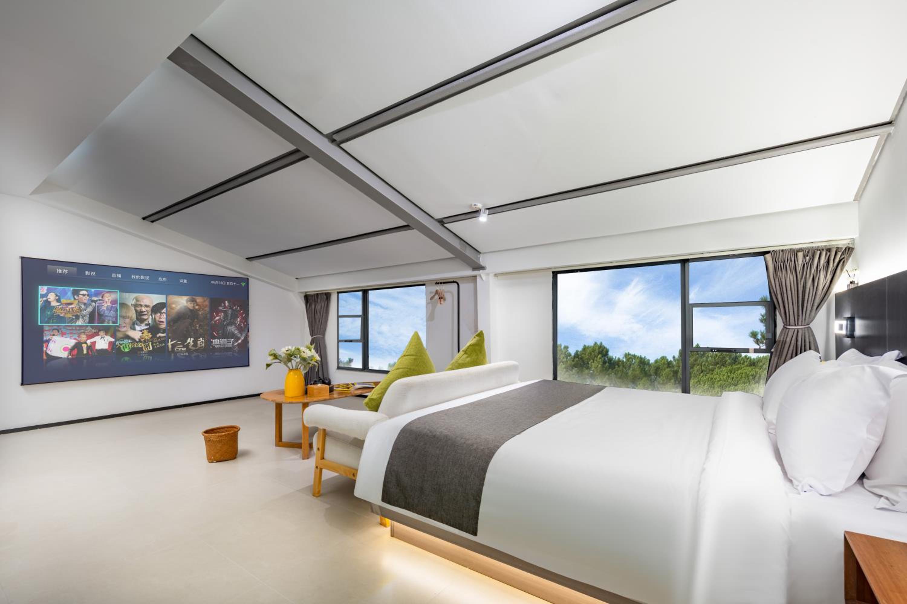 Elegant King Bed photo 1