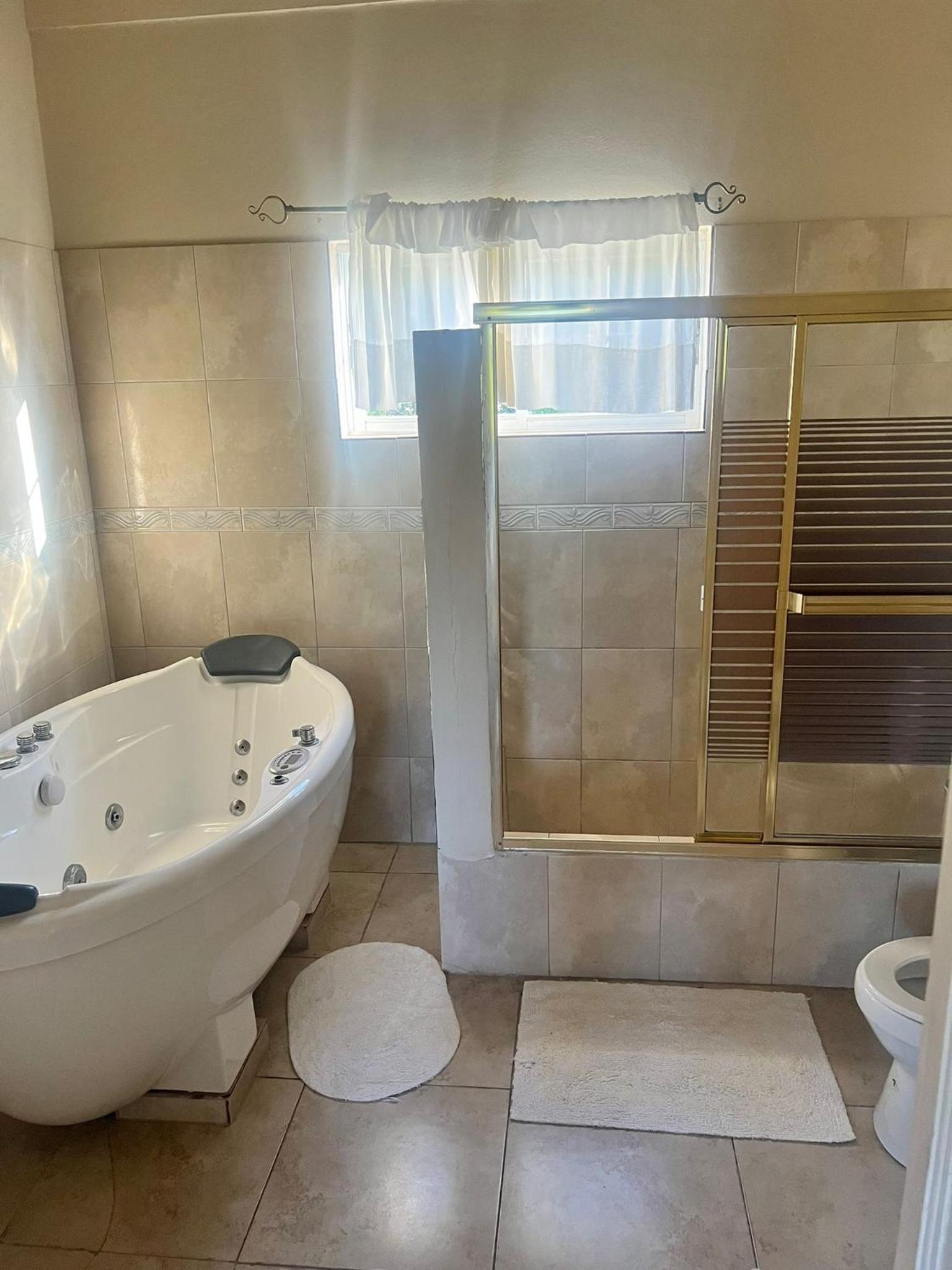 King Suite with Balcony photo 2