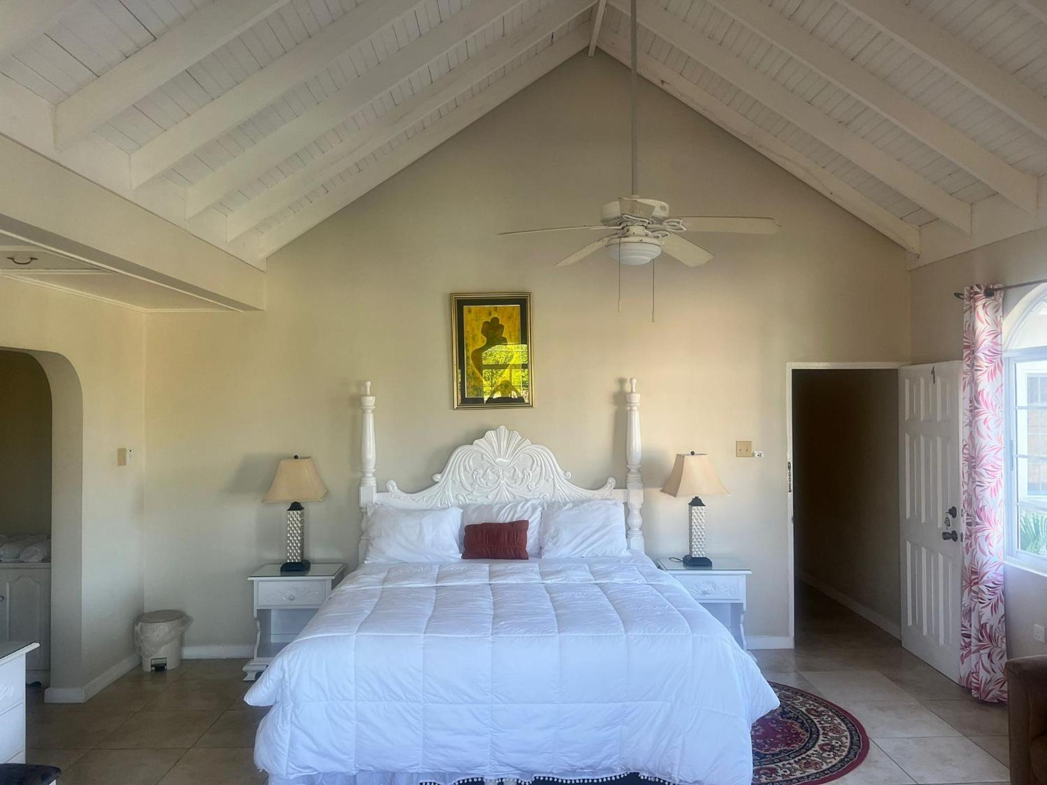 King Suite with Balcony photo 1