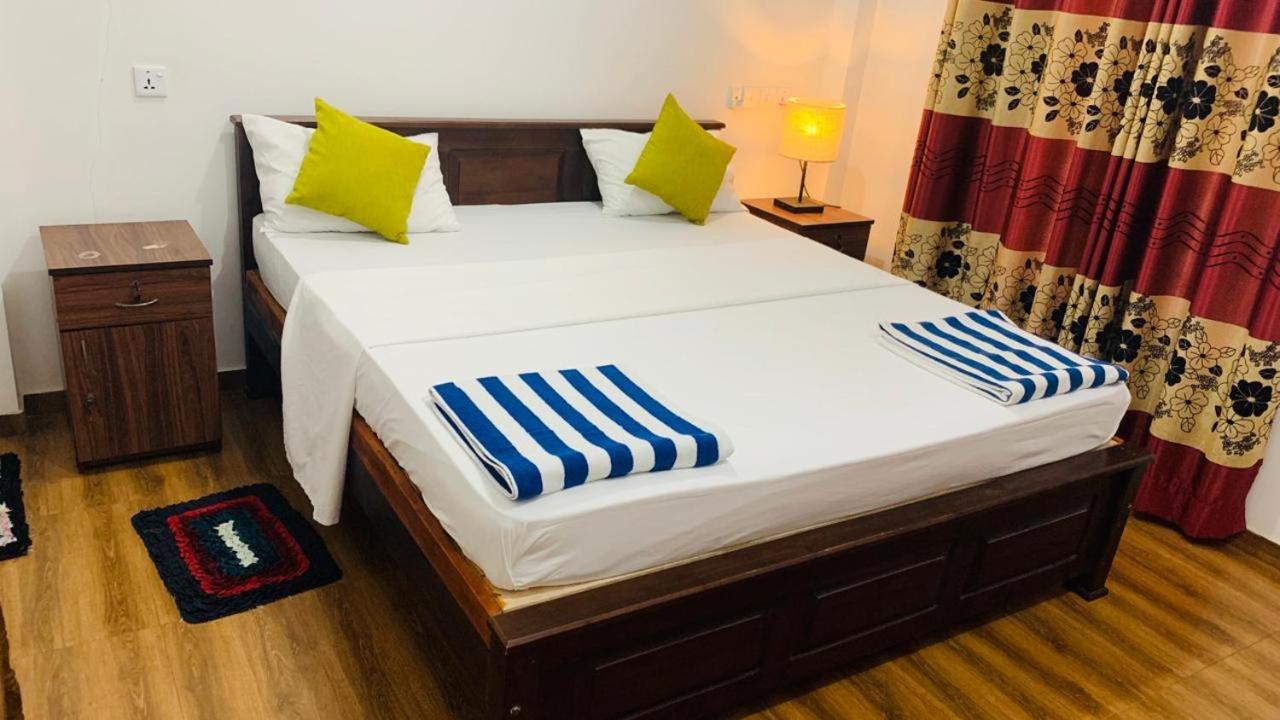 Deluxe Double Room with Side Sea View - Photo 4