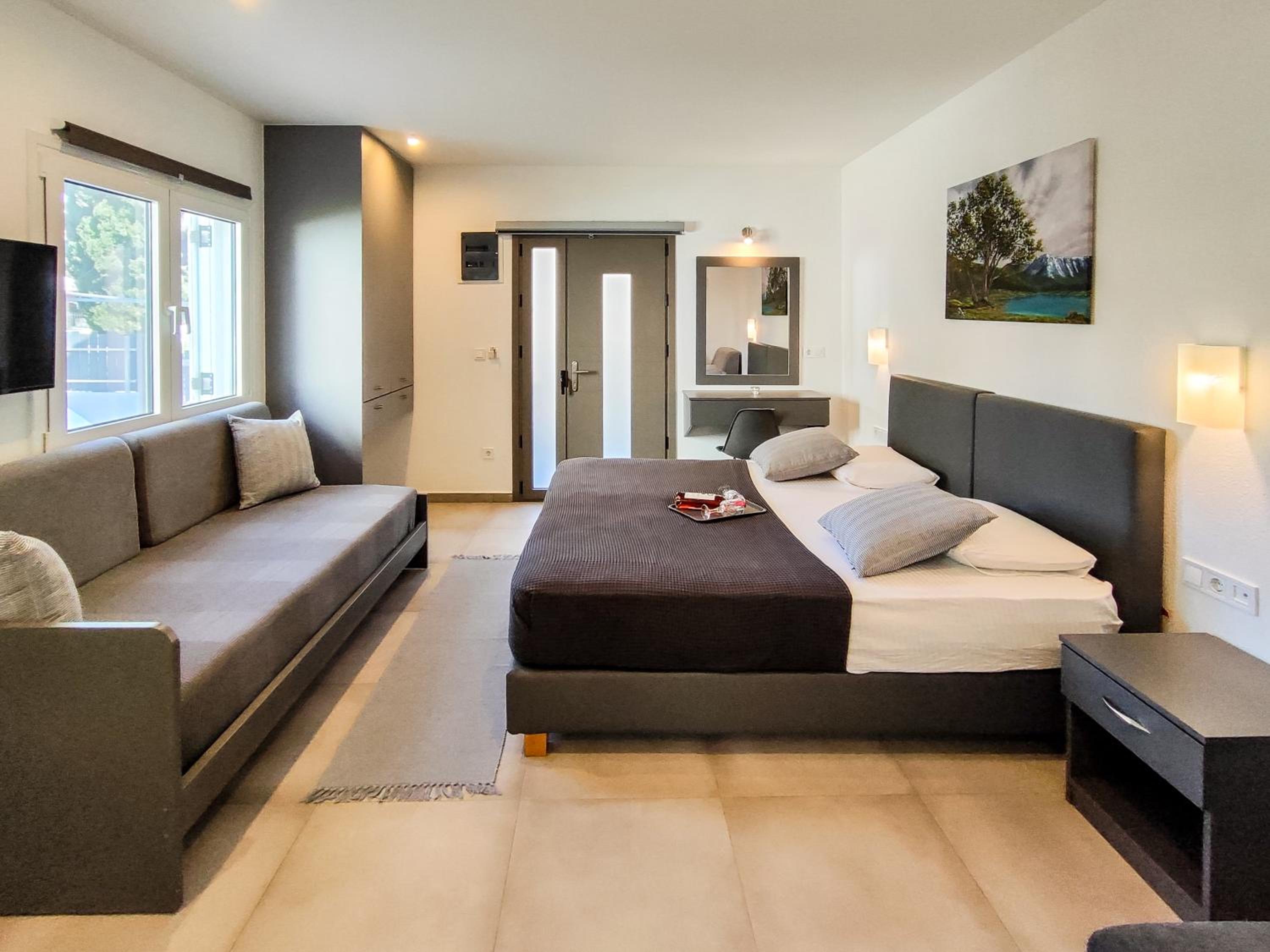 Deluxe Quadruple Room