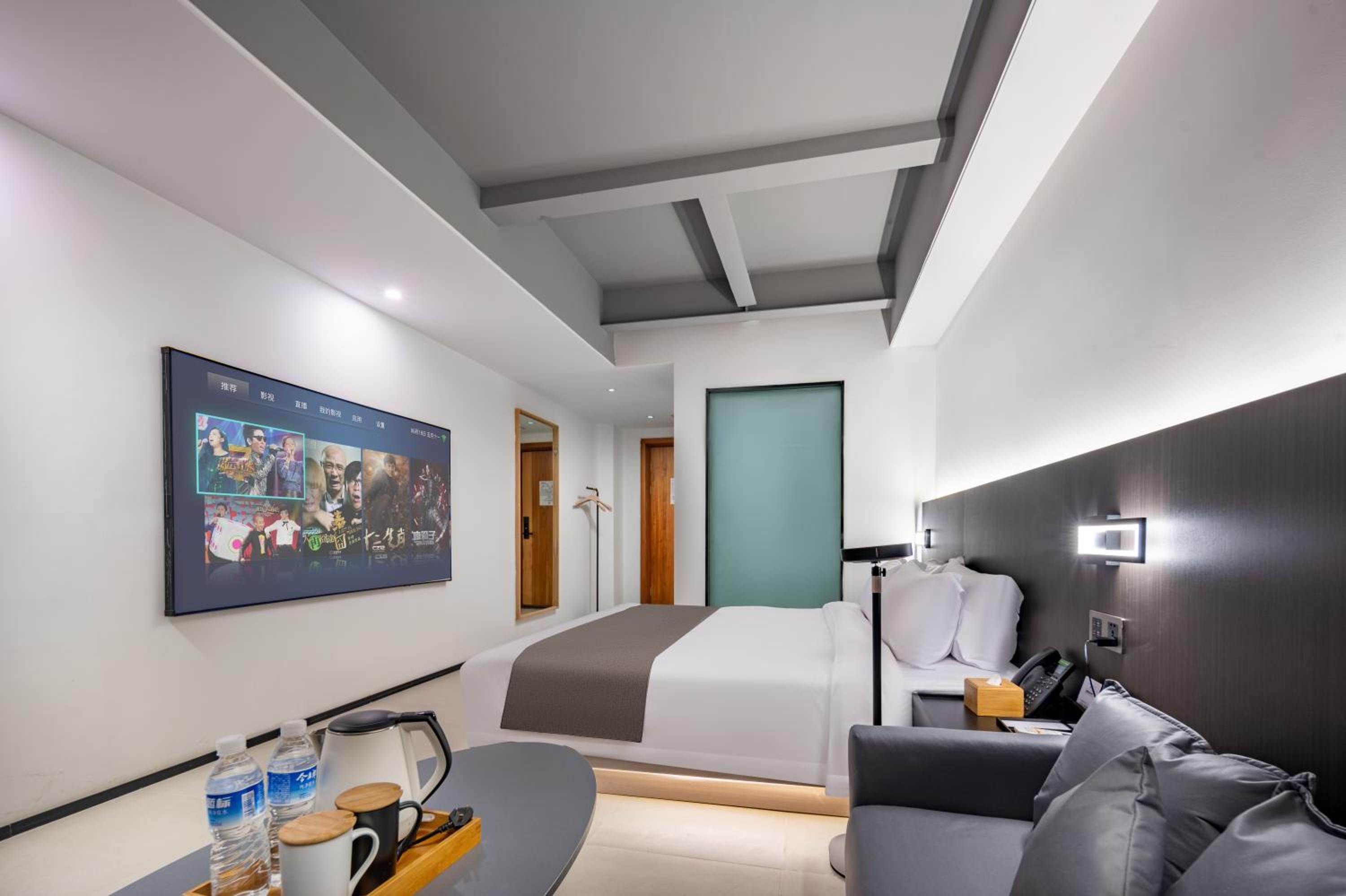 One-Bedroom Suite photo 3