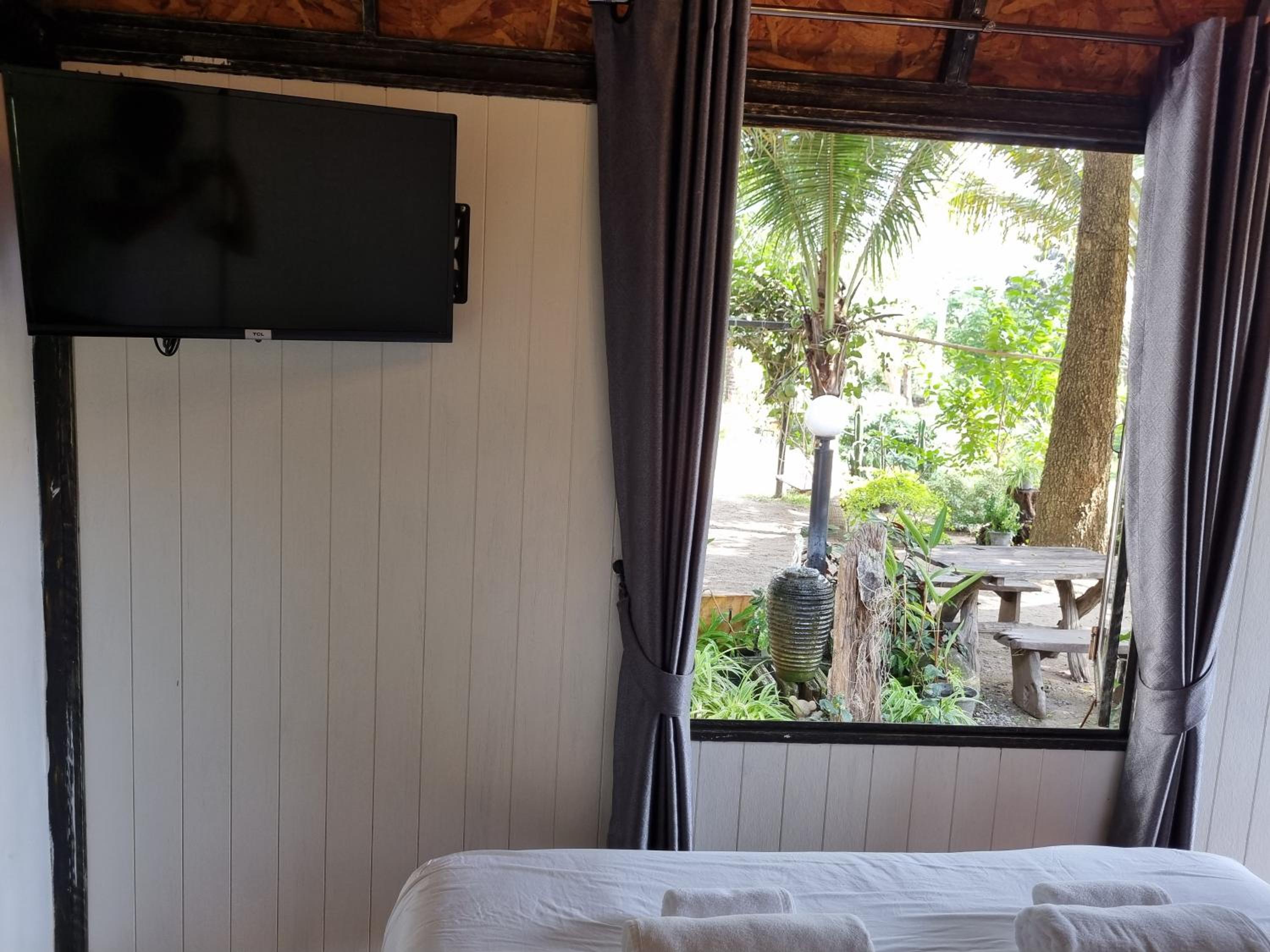 Queen Room with Garden View - Photo 1