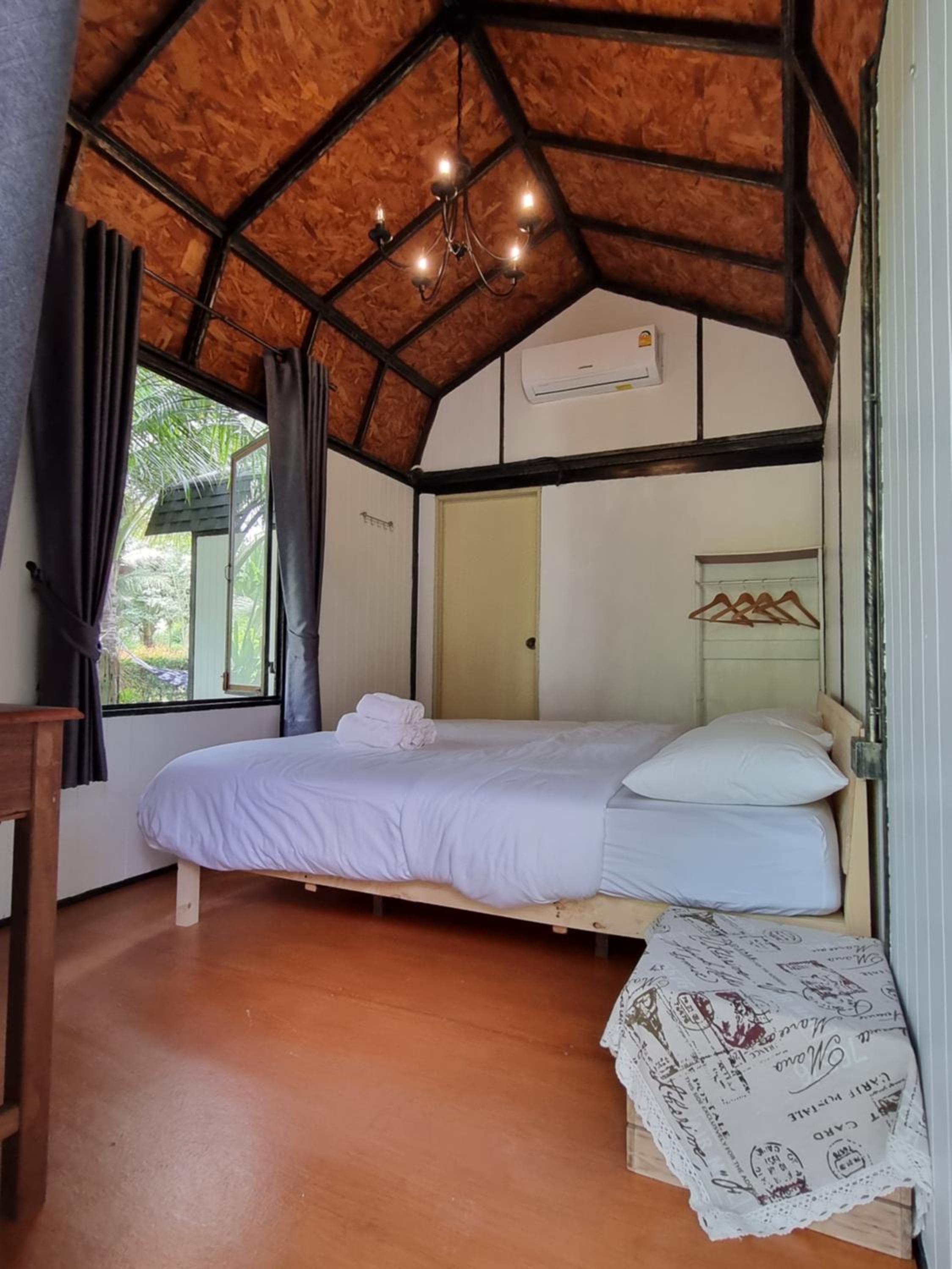Queen Room with Garden View - Photo 4