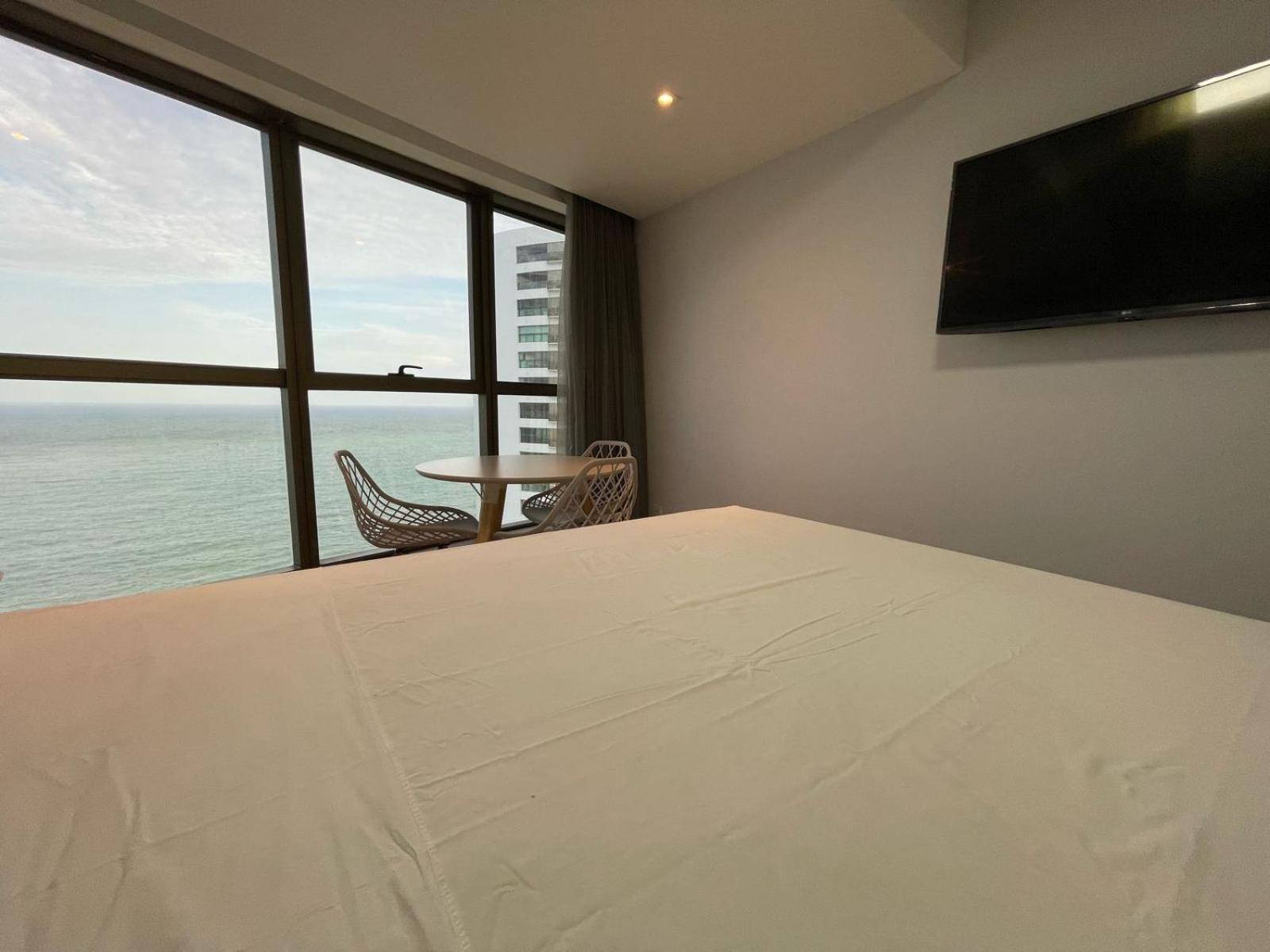 Deluxe Suite with Sea View
