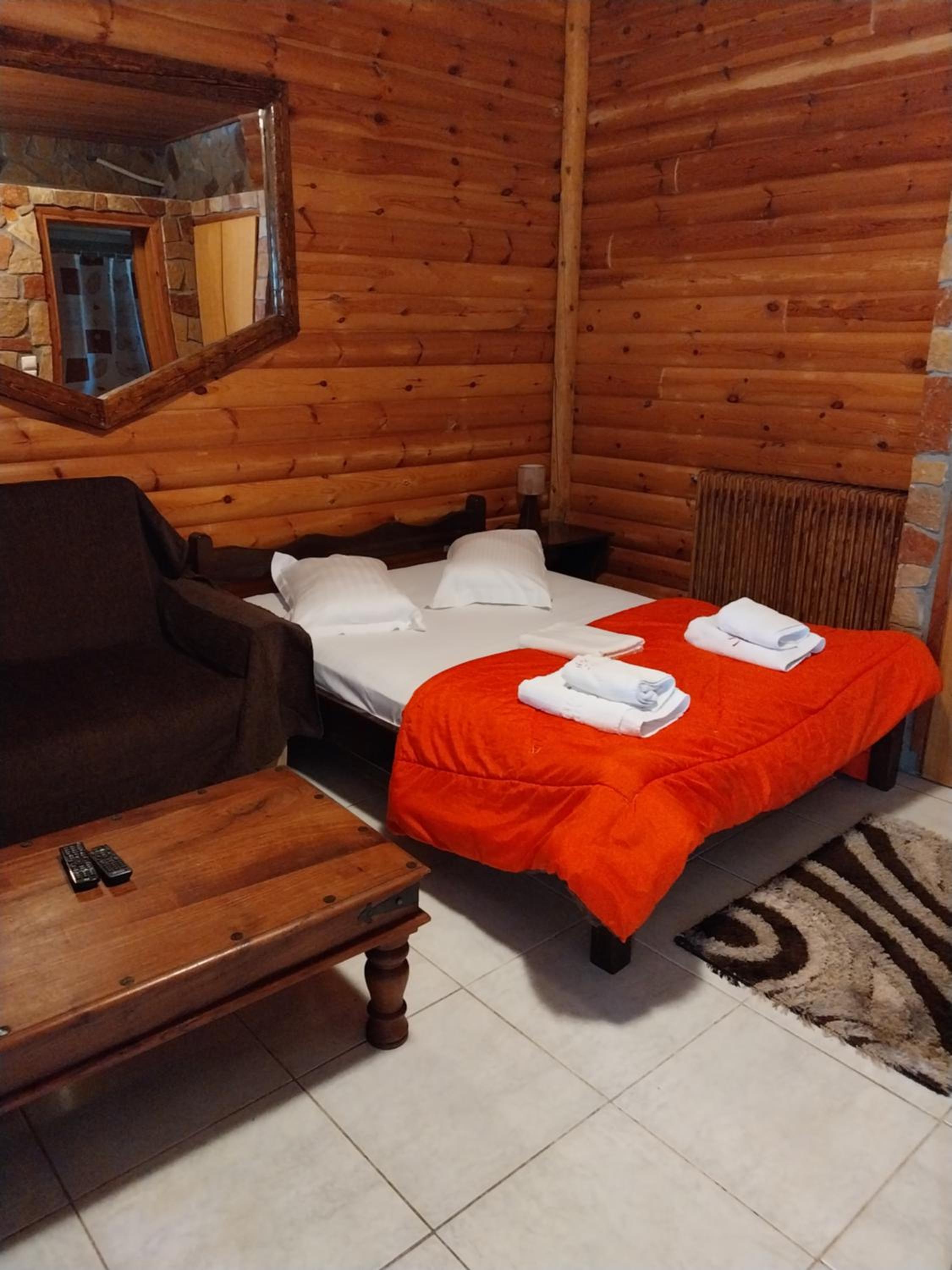 Double Room With Private Bathroom photo 2