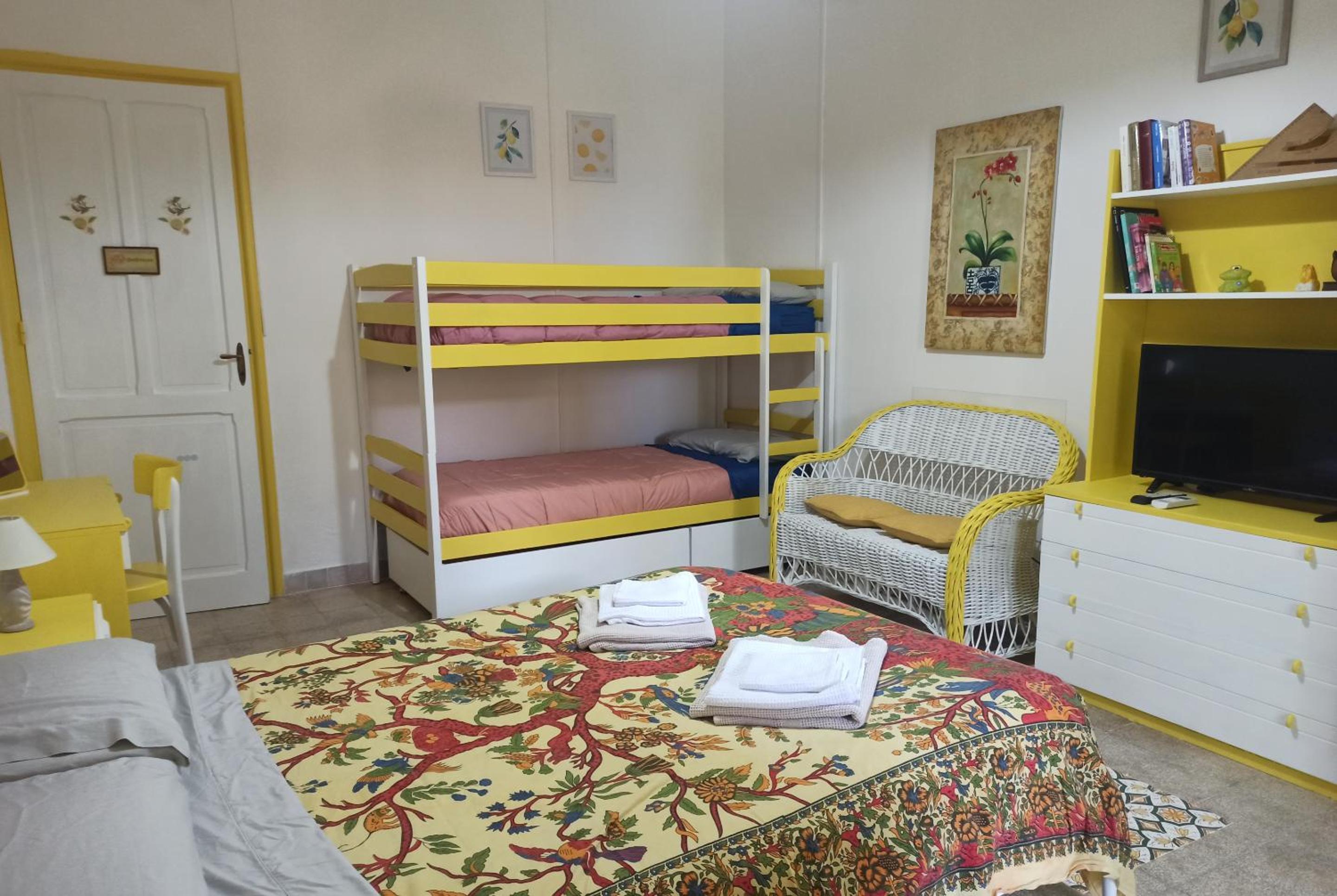 Economy Double Room photo 3