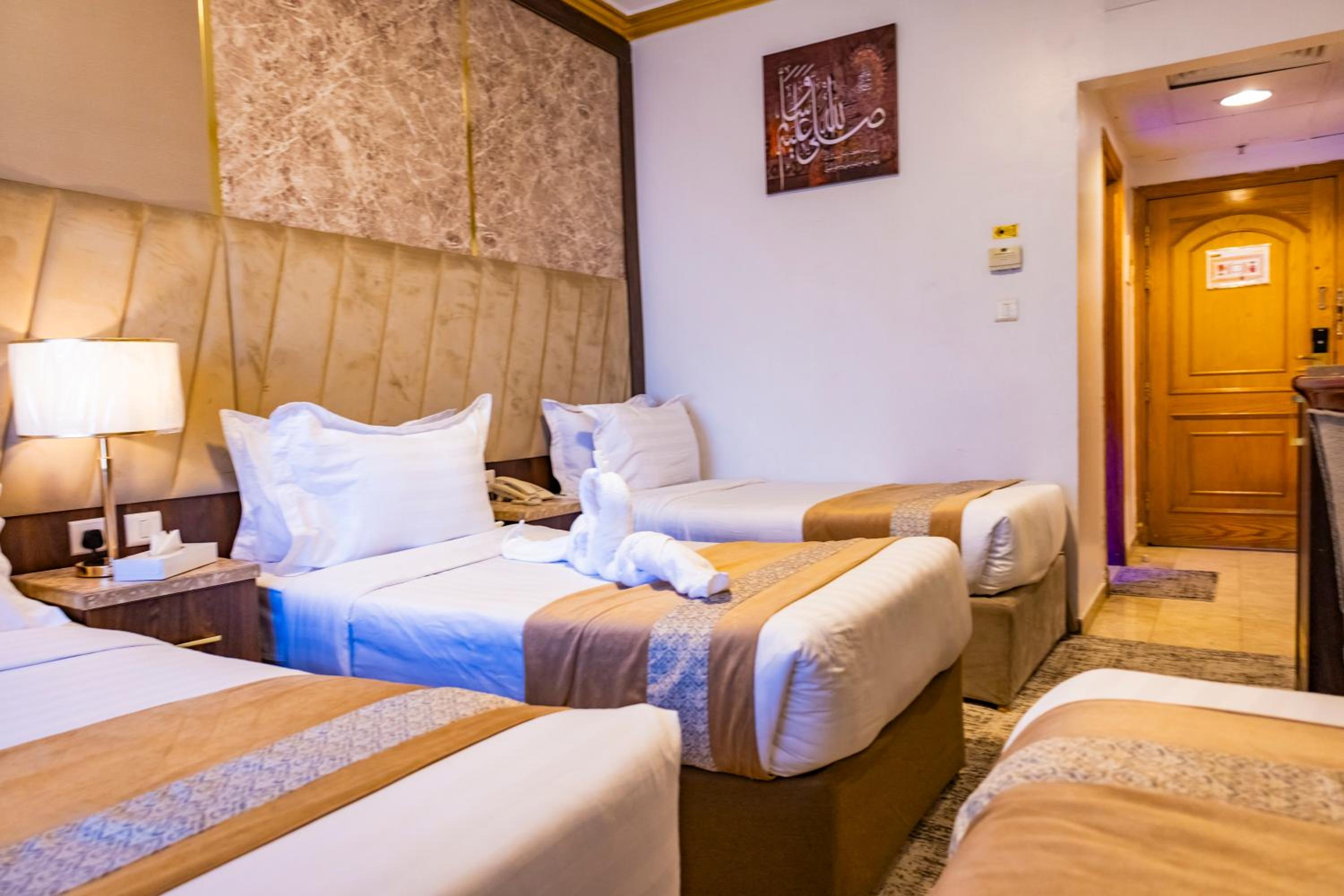 Standard Quadruple Room - Photo 16