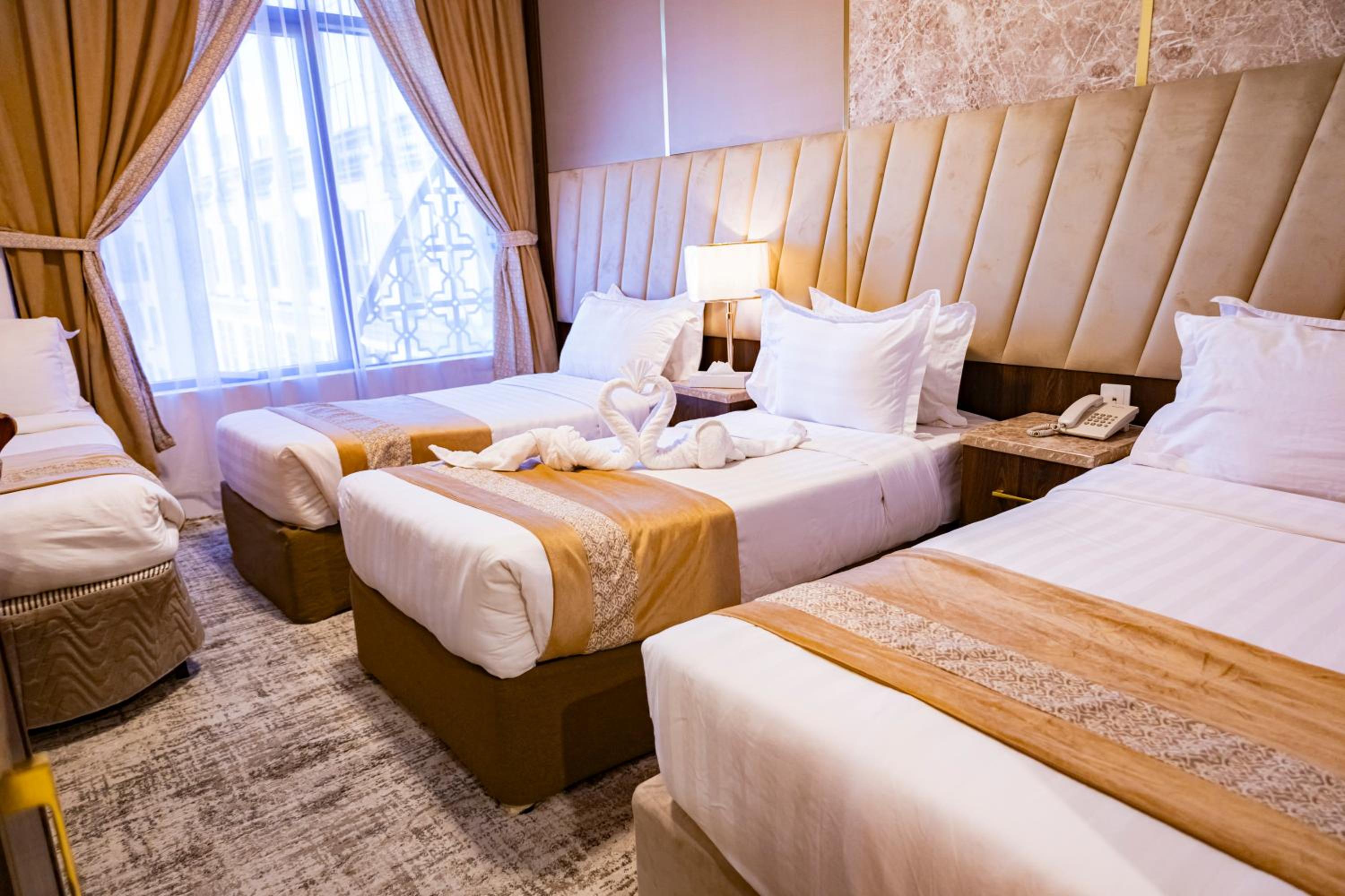 Standard Quadruple Room - Photo 4