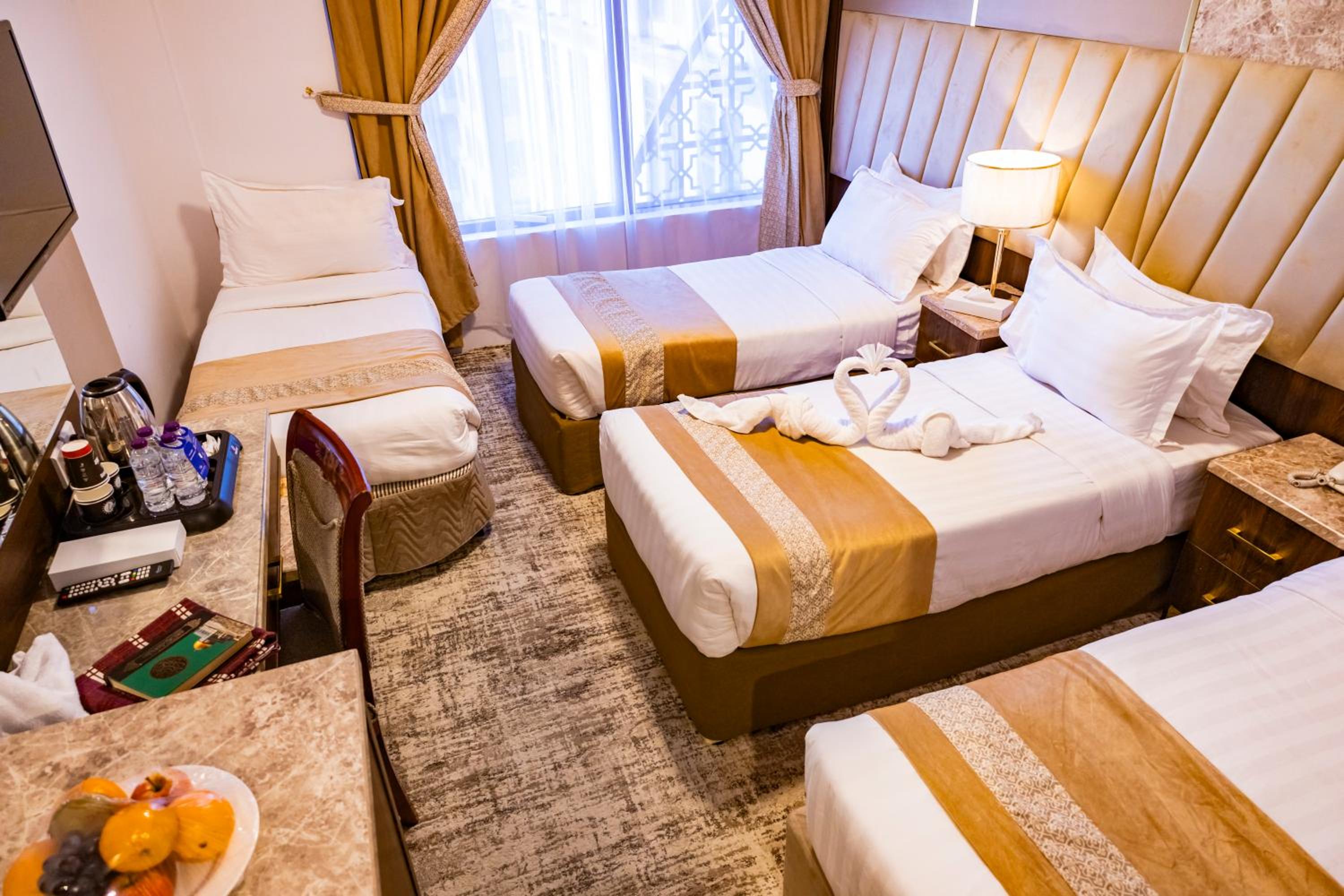 Standard Quadruple Room - Photo 21