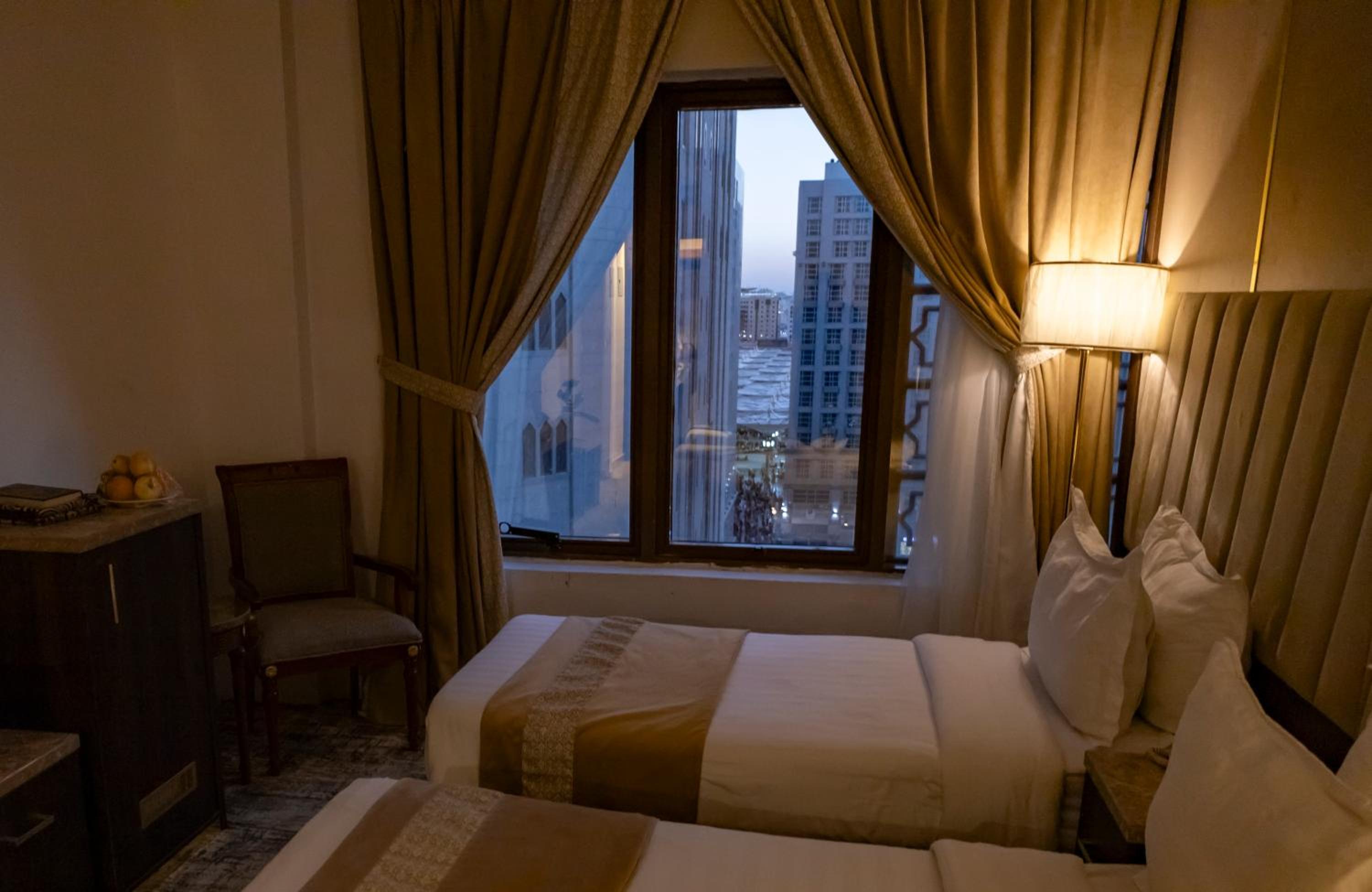 Standard Twin Room - Photo 20