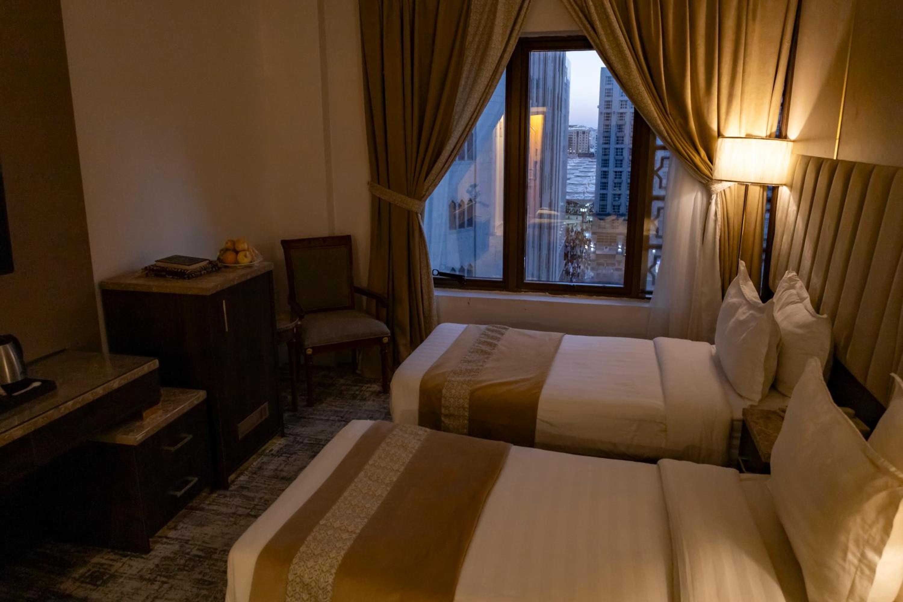 Standard Twin Room - Photo 7
