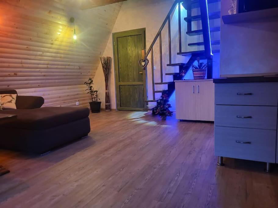One-Bedroom House photo 2