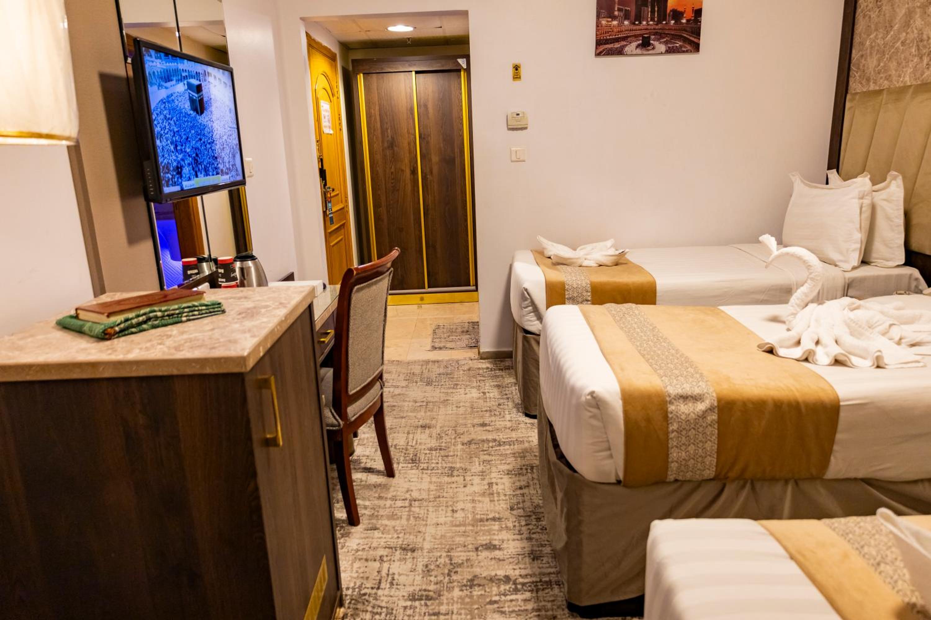 Standard Triple Room - Photo 14