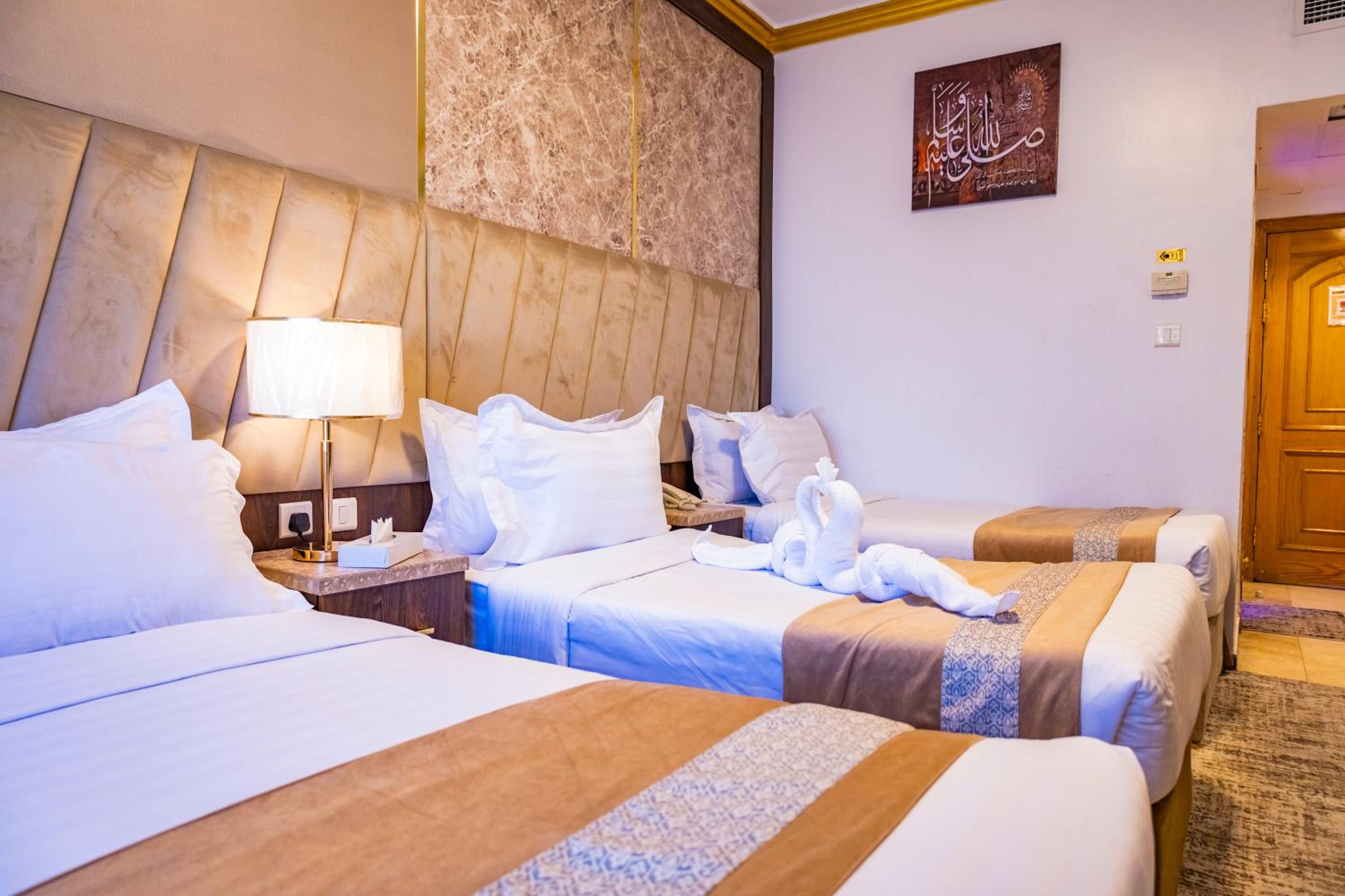Standard Triple Room - Photo 8