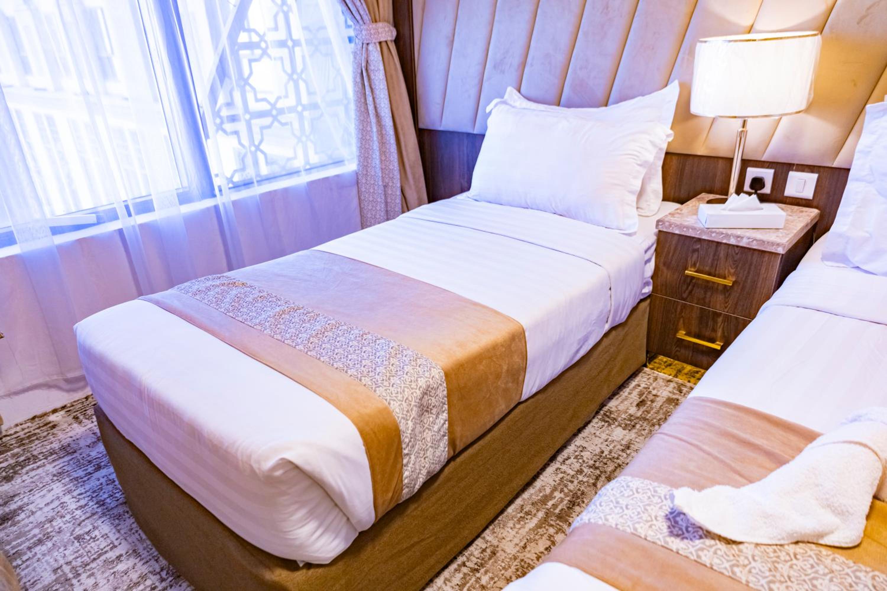 Standard Twin Room - Photo 26