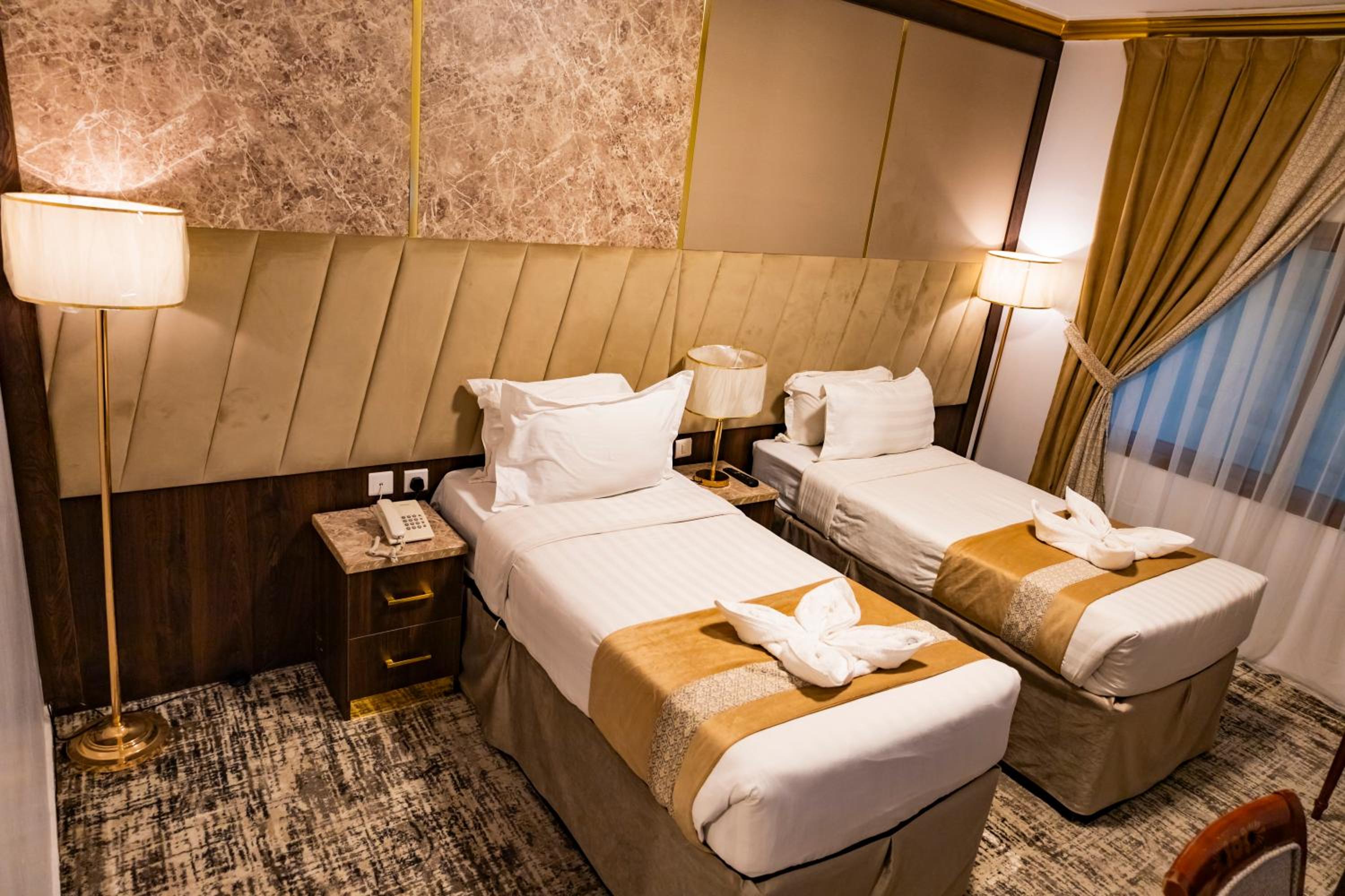 Standard Twin Room - Photo 2