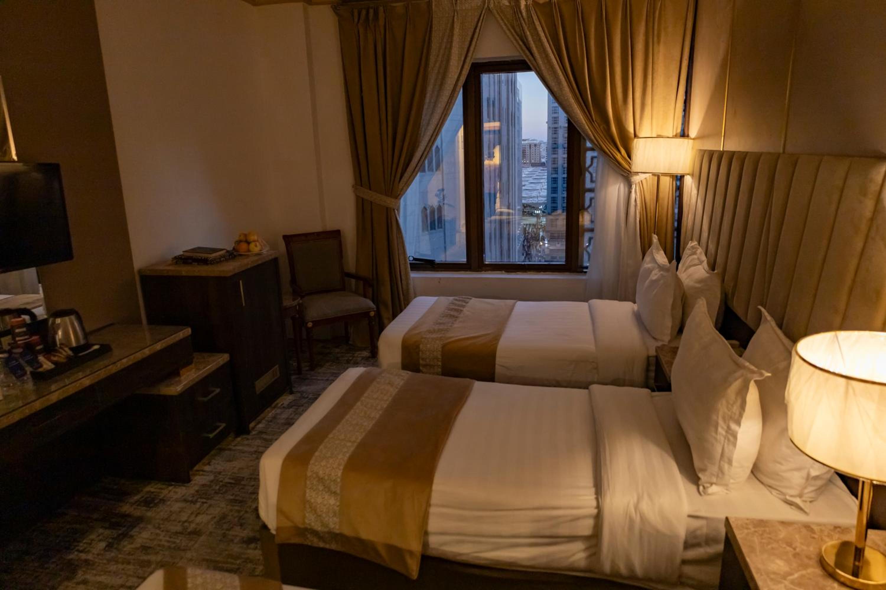 Standard Triple Room - Photo 32