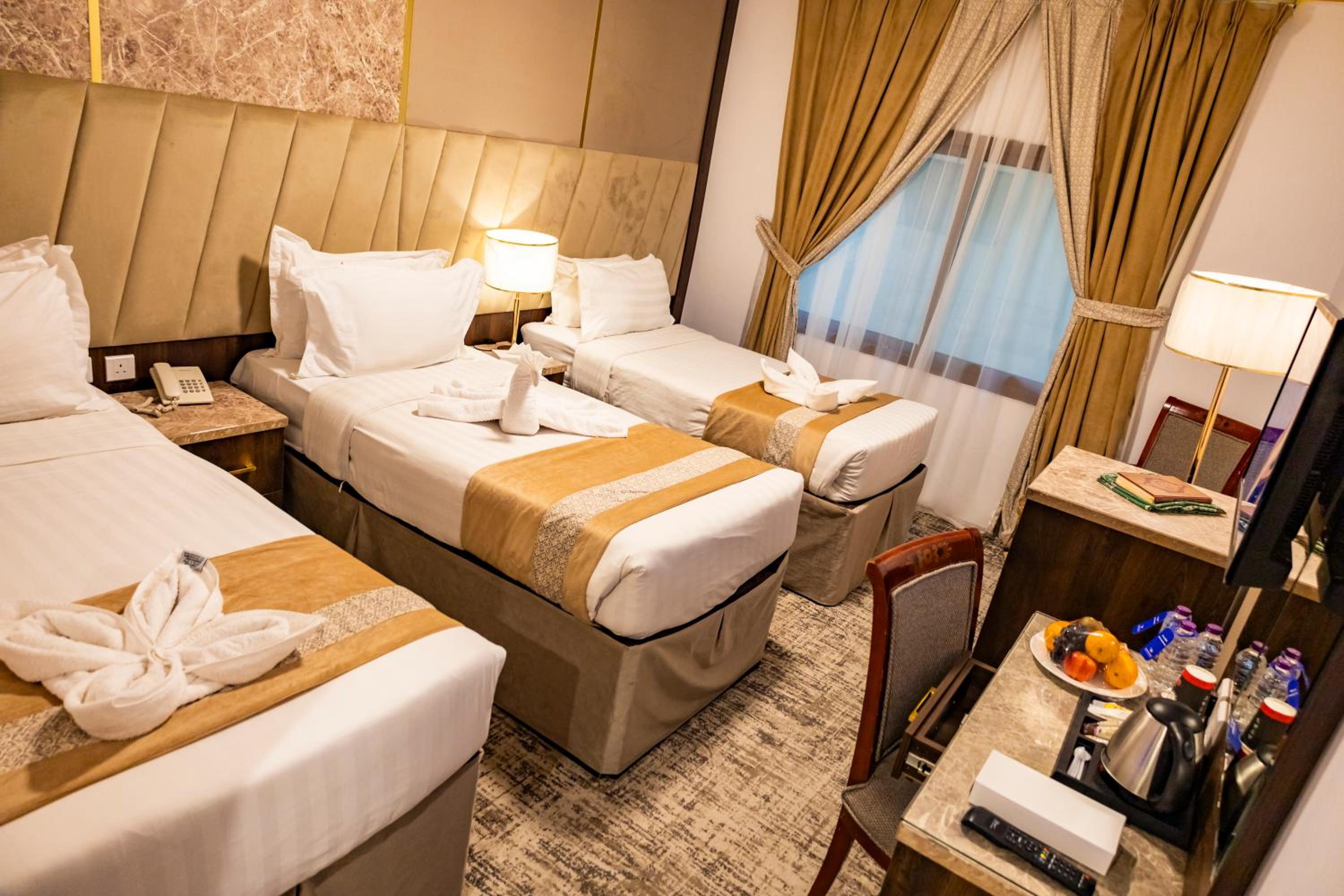 Standard Triple Room - Photo 9
