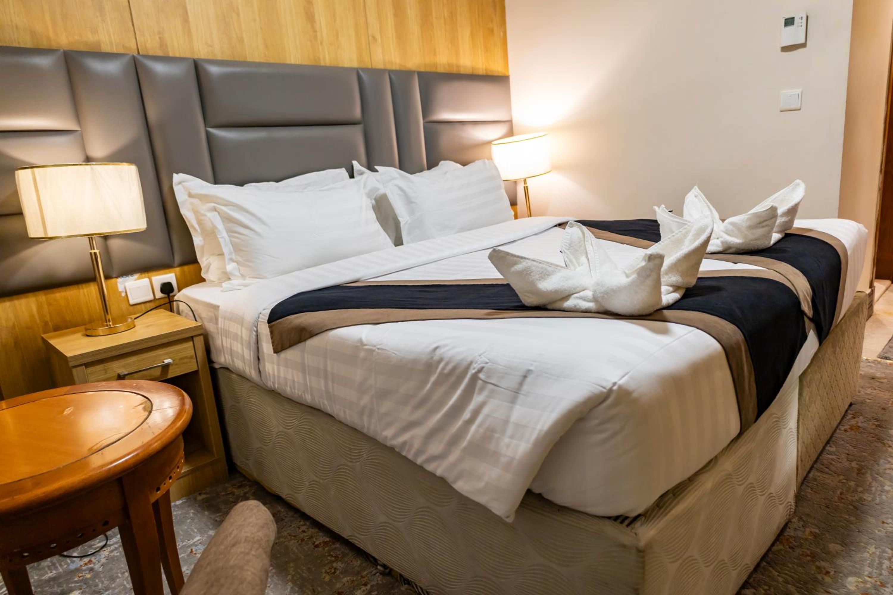 Deluxe King Room photo 1