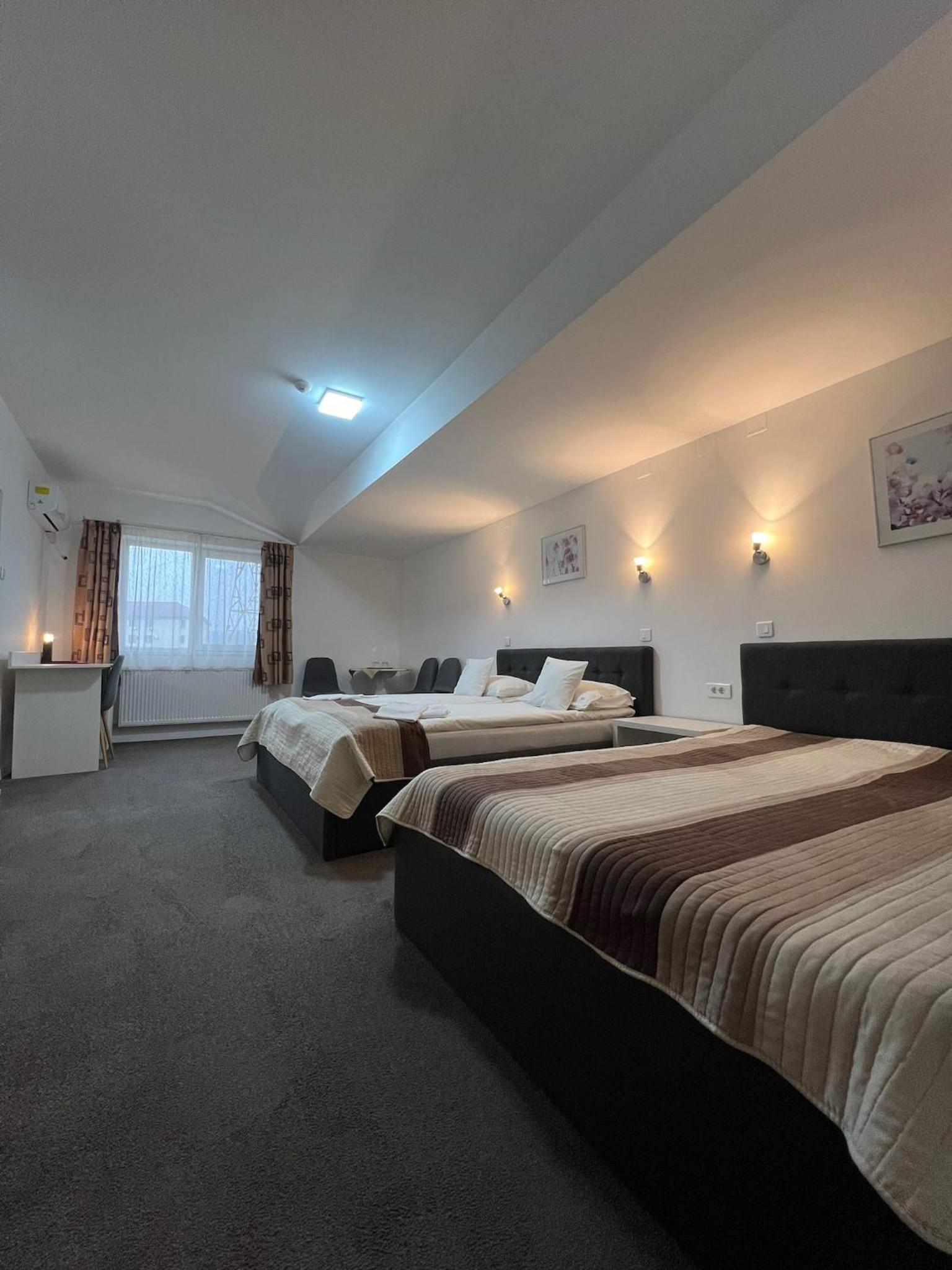 Double Room - Photo 3
