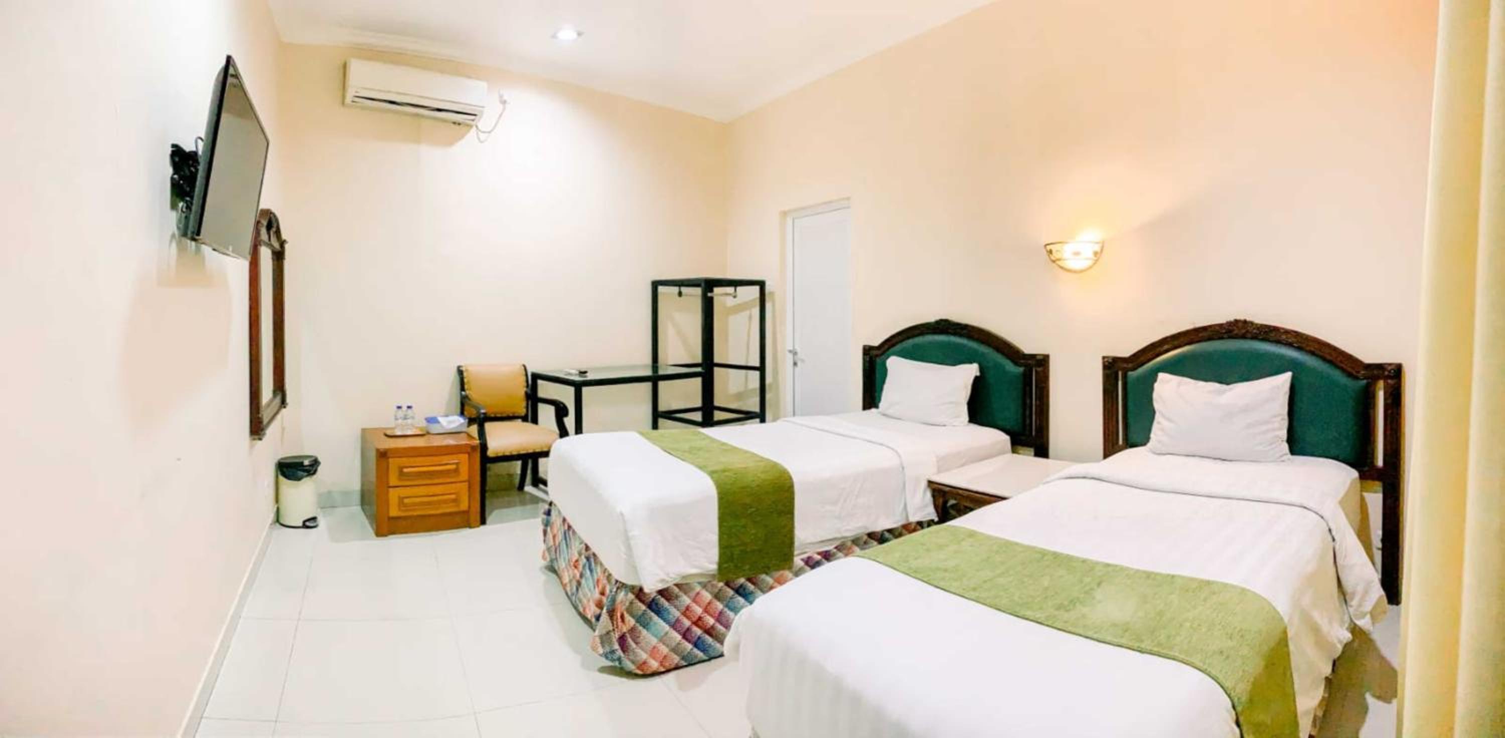 Deluxe Double or Twin Room photo 2