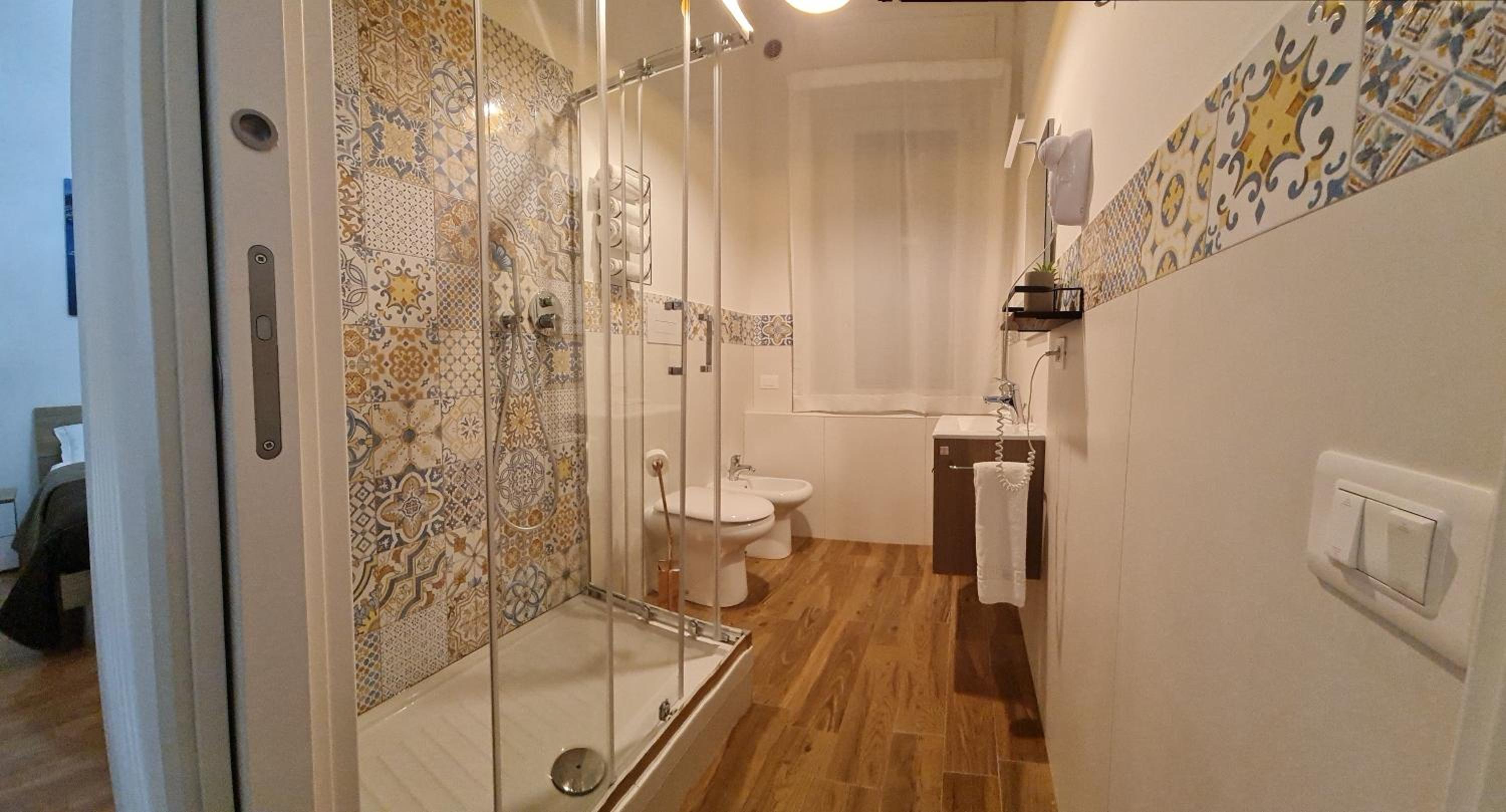 Deluxe King Room photo 2