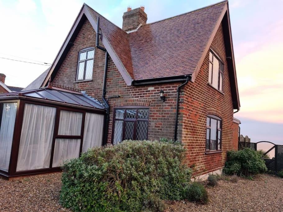 Three-Bedroom House photo 2