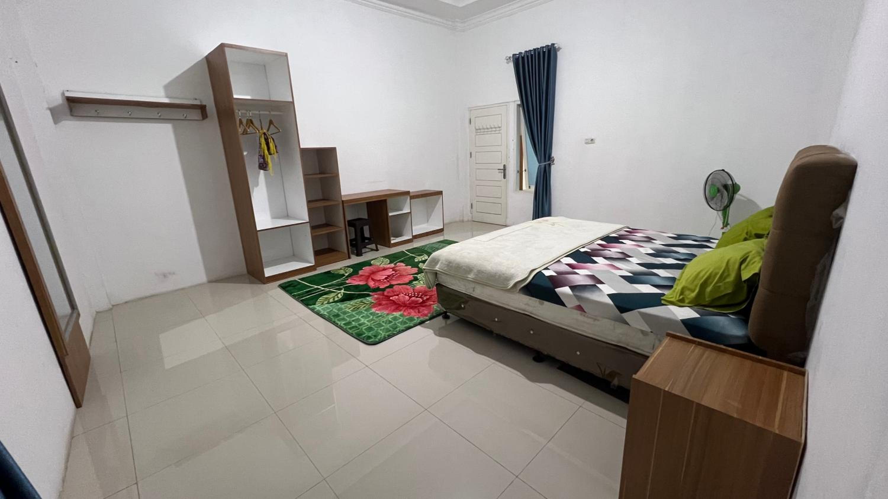 Family Room with Private Bathroom photo 1