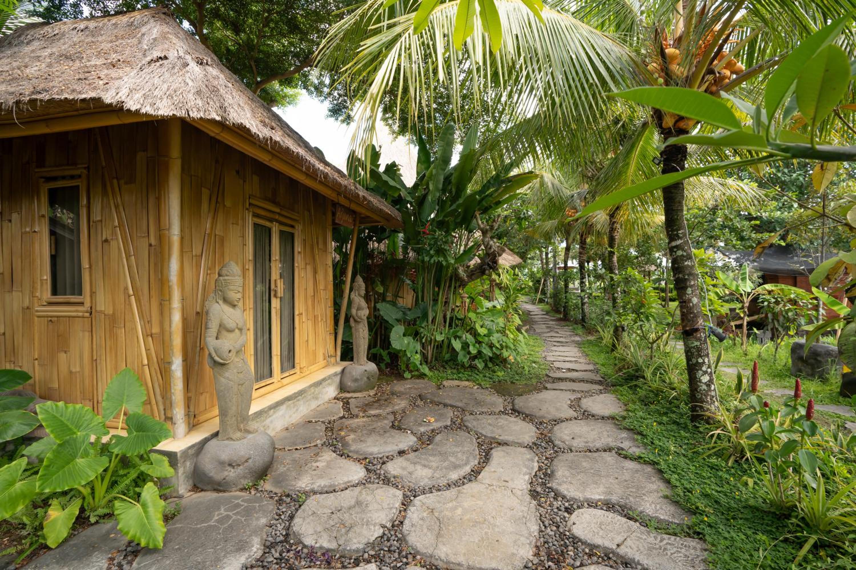 Wooden Joglo Villa - Photo 13