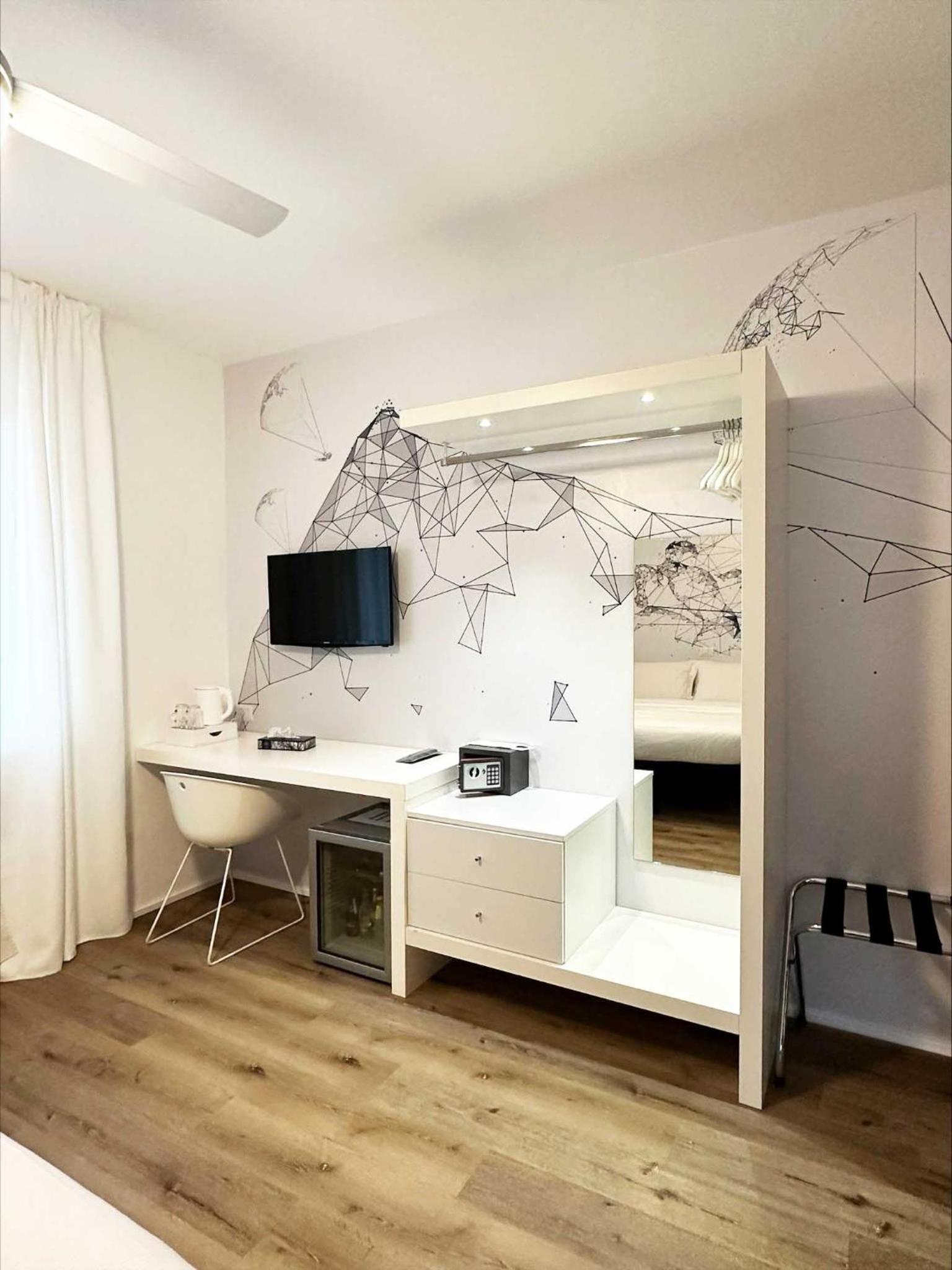 Superior Double or Twin Room - Photo 2
