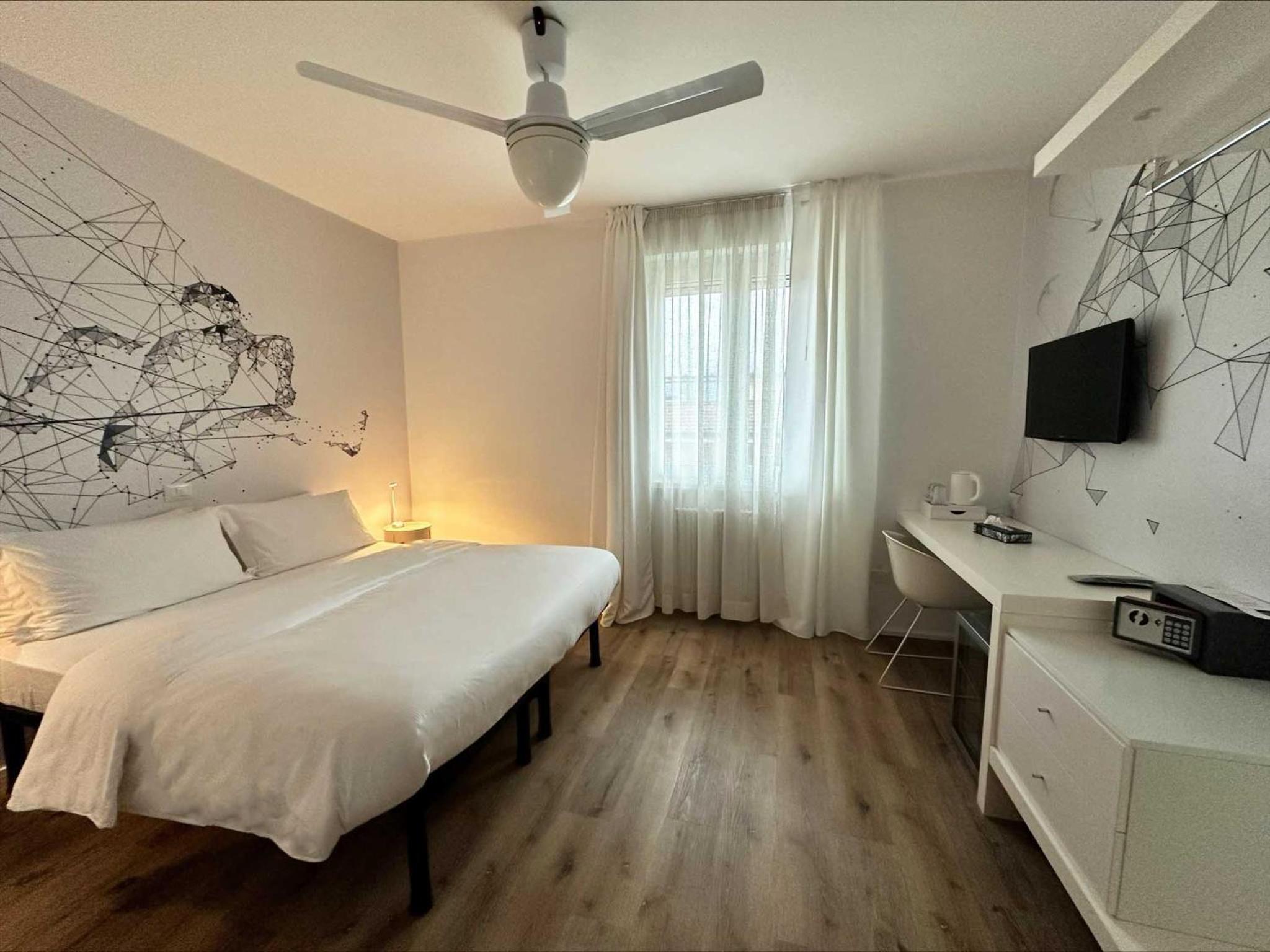 Superior Double or Twin Room - Photo 6